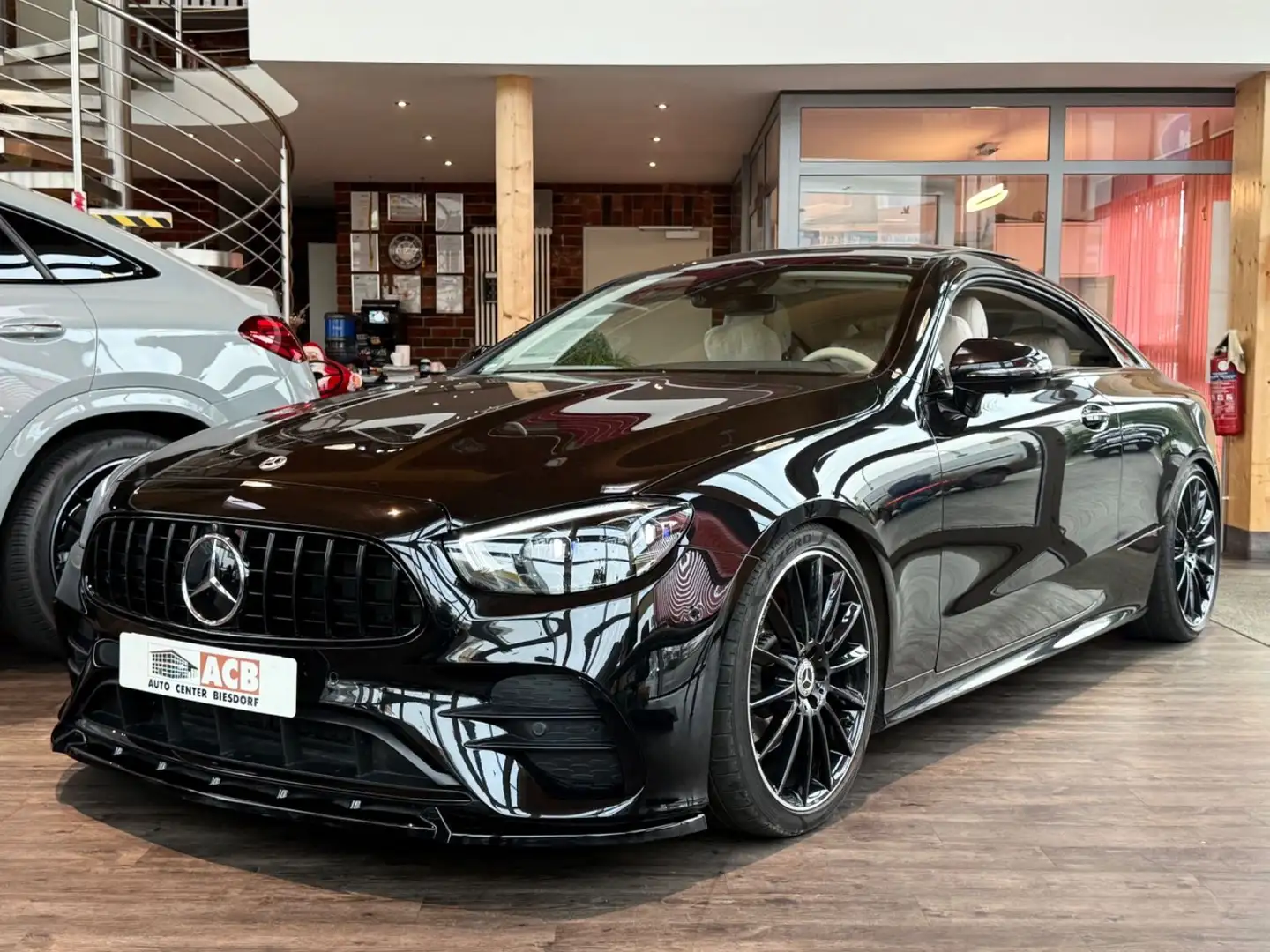Mercedes-Benz E 200 E200 Coupe AMG 53 Optik Voll Designo NP~90T€ 20" Negru - 2