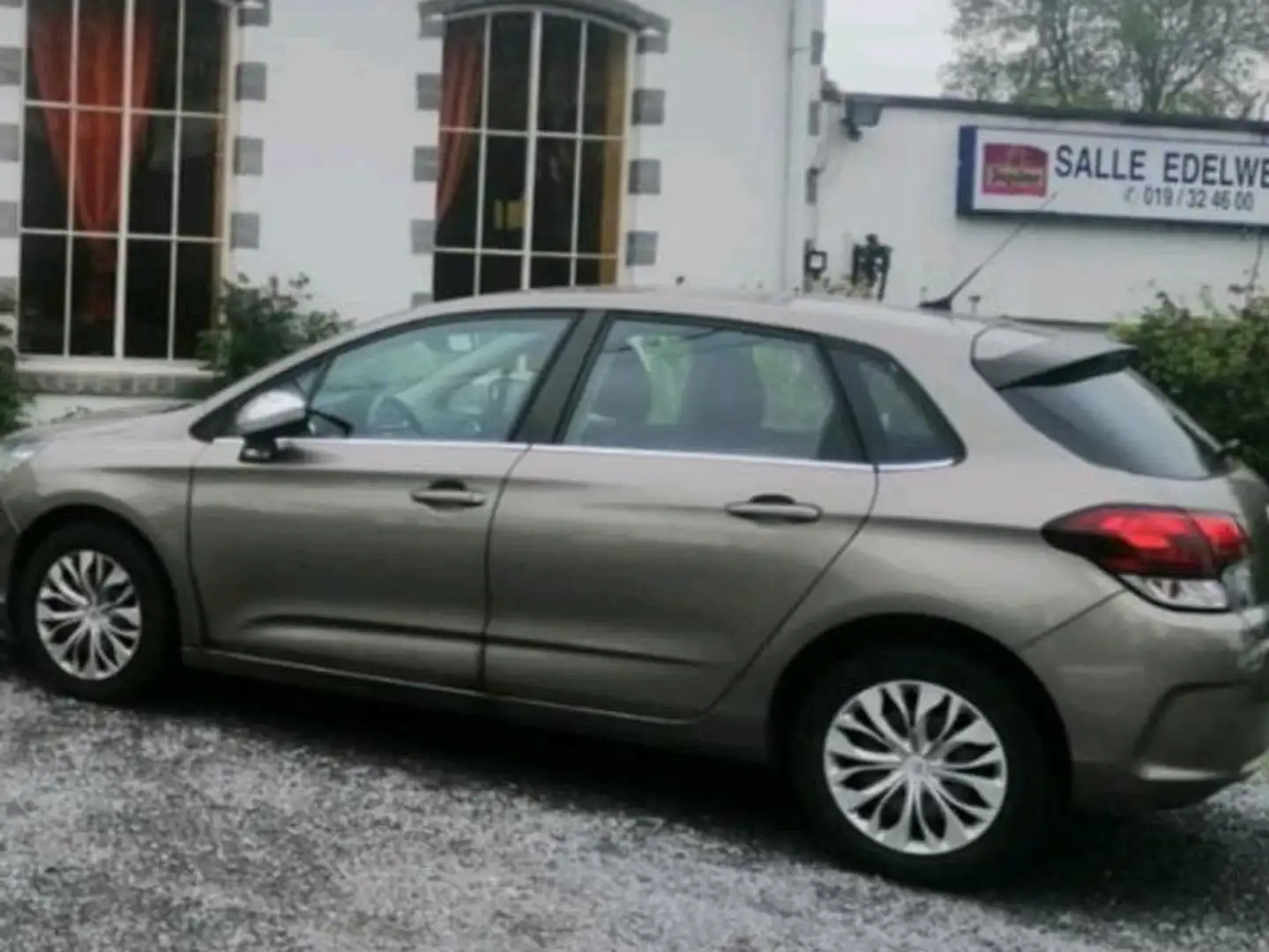 Citroen C4 1.2 PureTech Live Bronze - 1