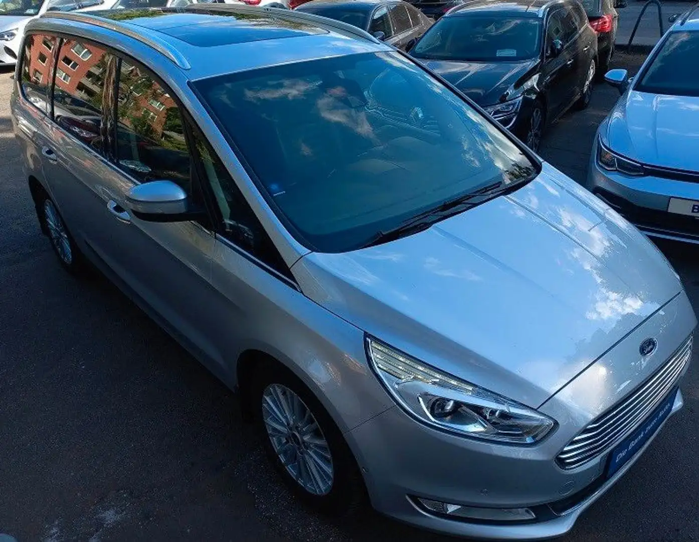Ford Galaxy 2,0 TDCi Titanium Aut Leder Klima Navi BC Silber - 1