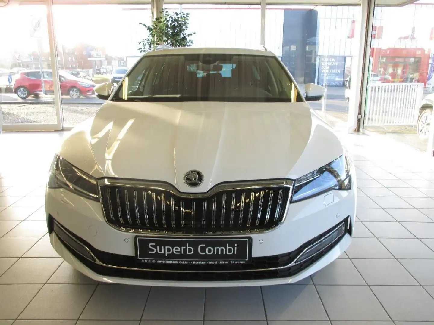 Skoda Superb Combi Style Weiß - 2