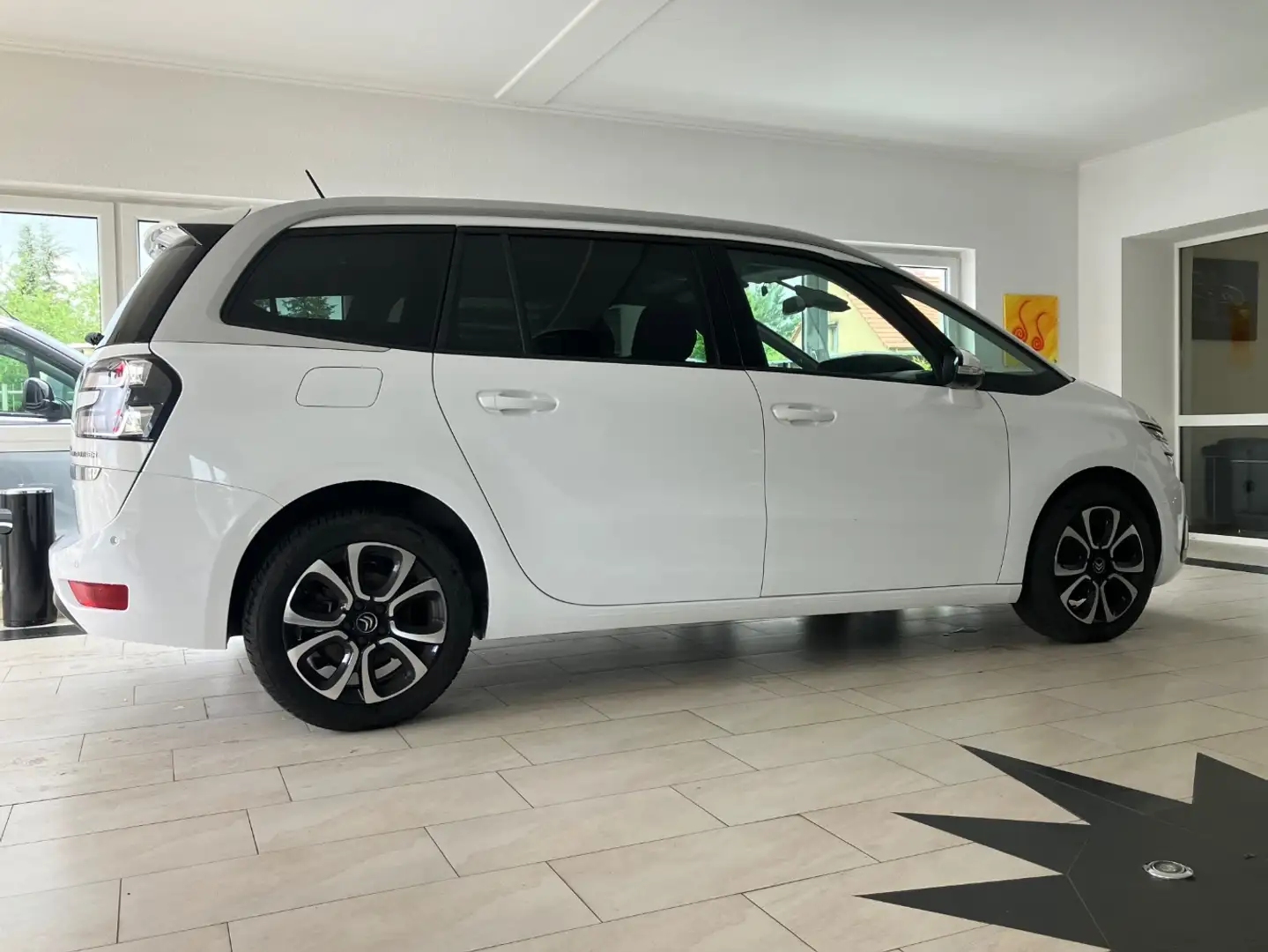 Citroen C4 SpaceTourer Shine Pack 1.2 e-THP PureTech 7Sitzer Blanc - 2