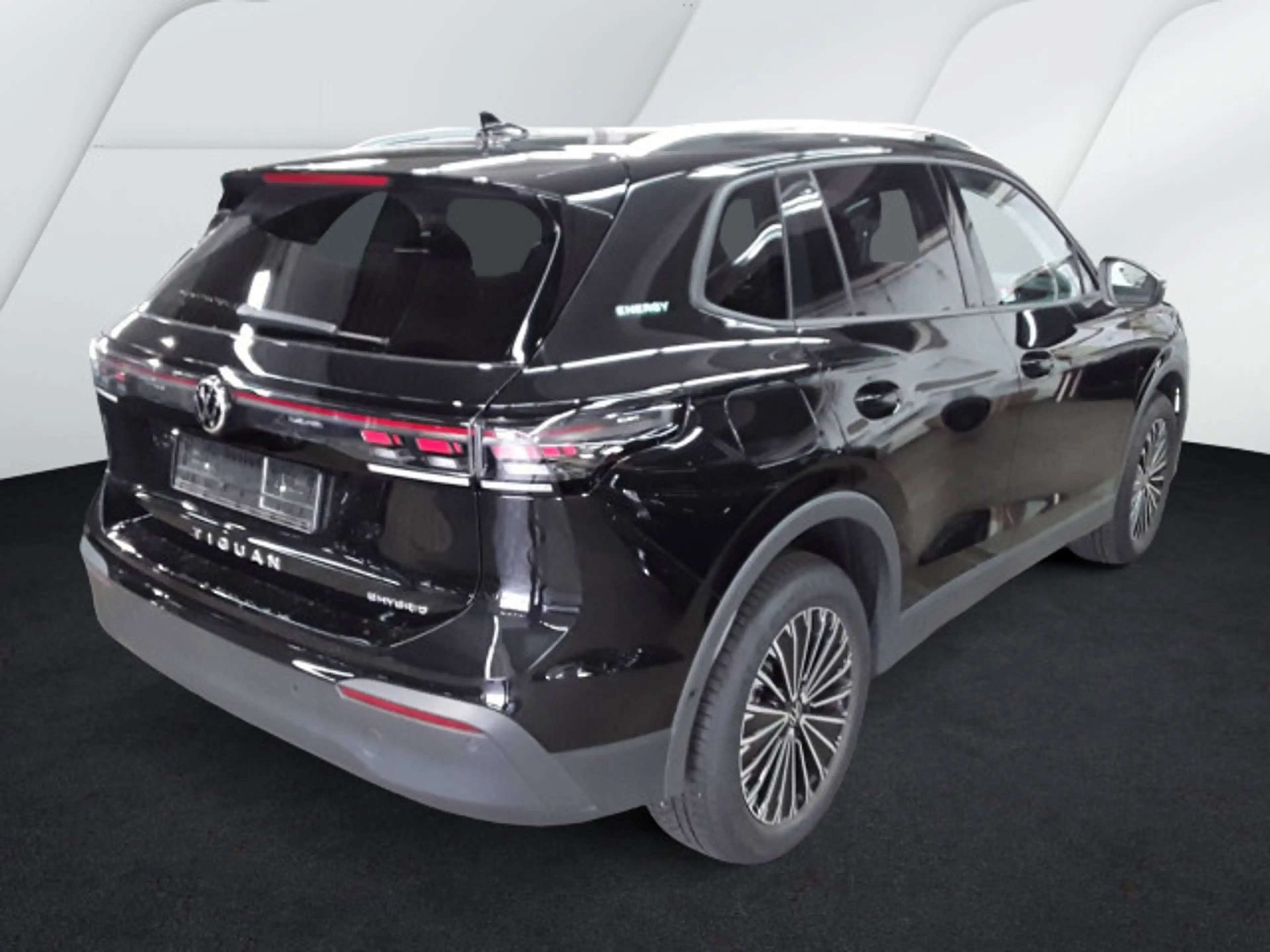 Volkswagen Tiguan Energy 1.5TSI eHybrid LED AHK RFK SHZ ACC — photo 3