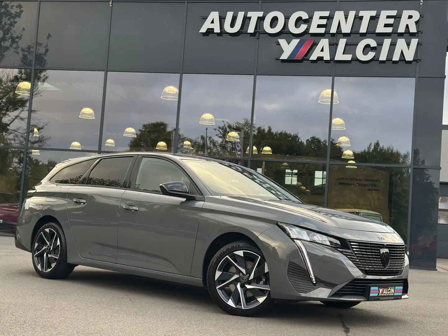 Peugeot 308 BlueHDi 130 EAT8 Allure Pack SW ACC/R-CAM/AH Grau - 1