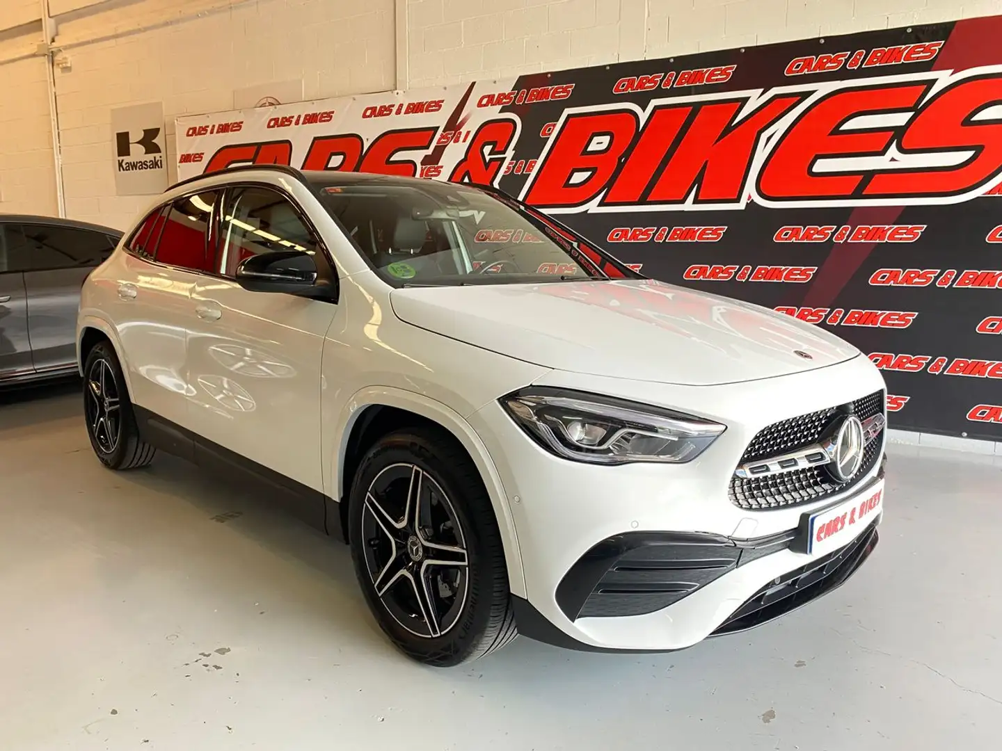 Mercedes-Benz GLA 200 D Weiß - 1