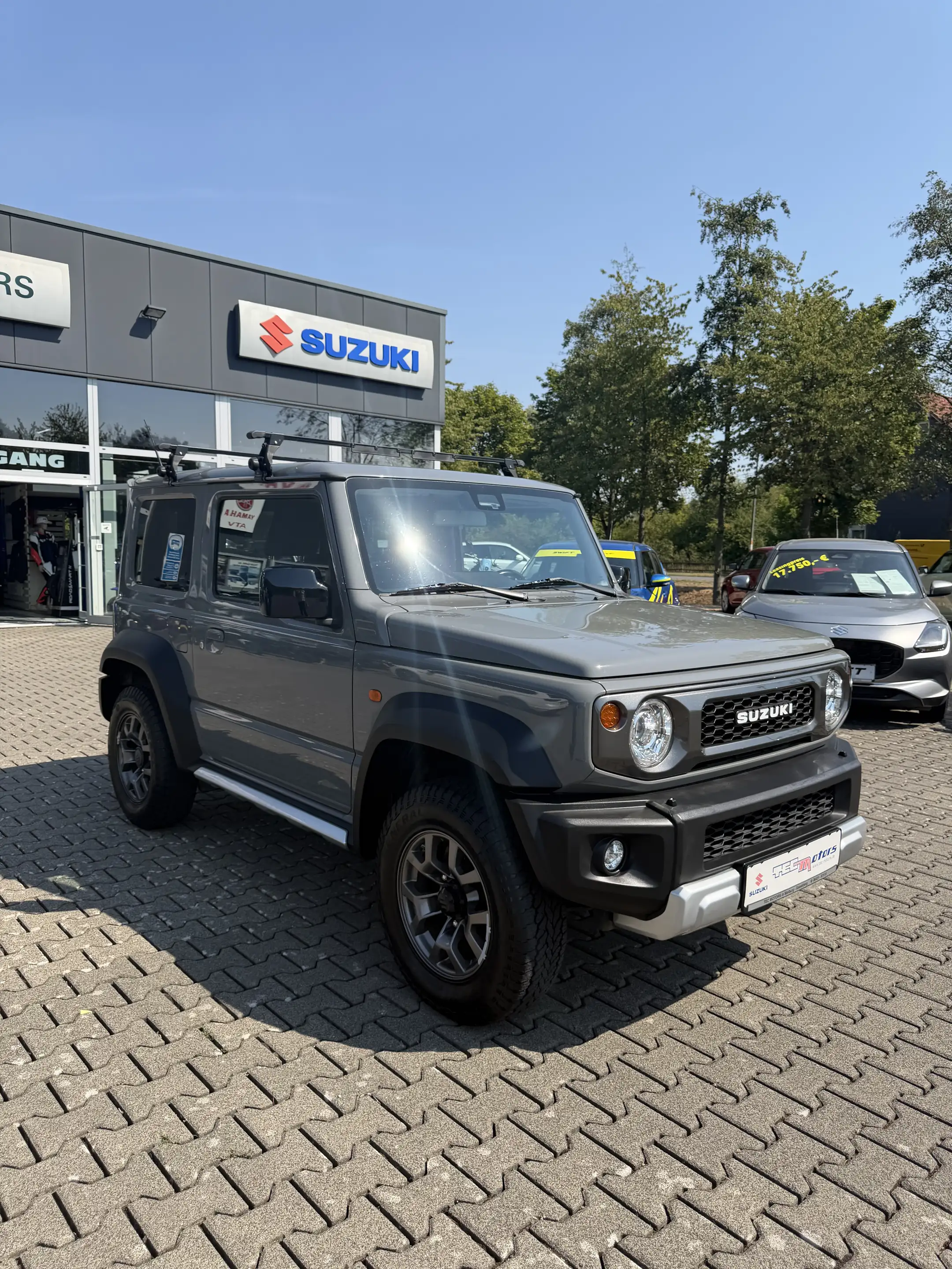 Suzuki Jimny Jimny 1.5 ALLGRIP Comfort + 4 Sitzer !! — photo 2