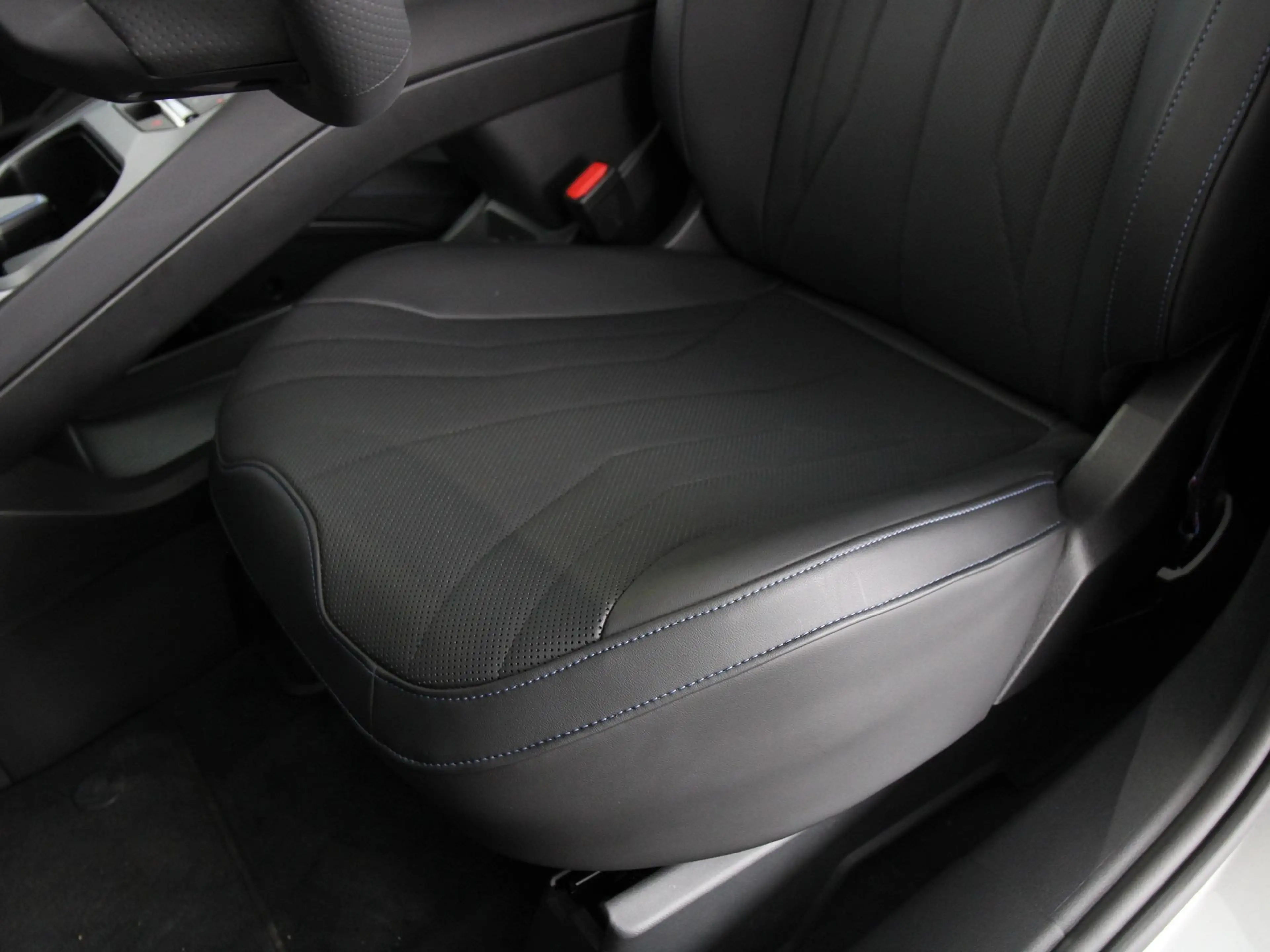 BMW iX3 40 eDrive 83 kWh M Sport Pro | Harman Kardon audio — photo 13