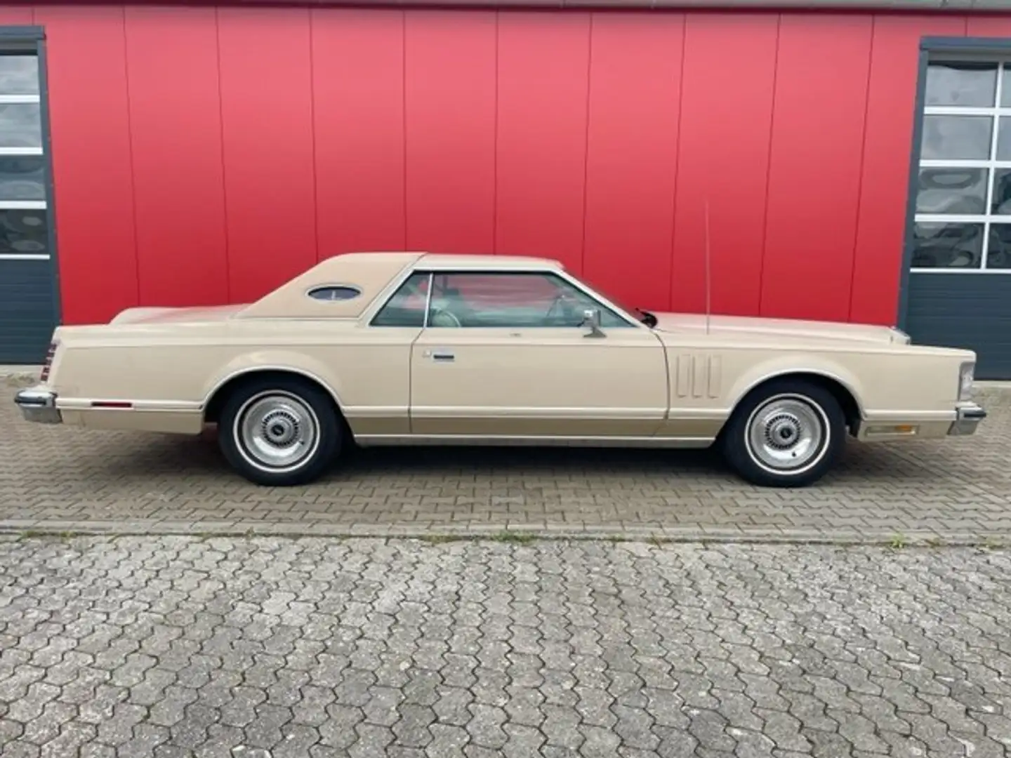 Lincoln Mark Mark V Beige - 2