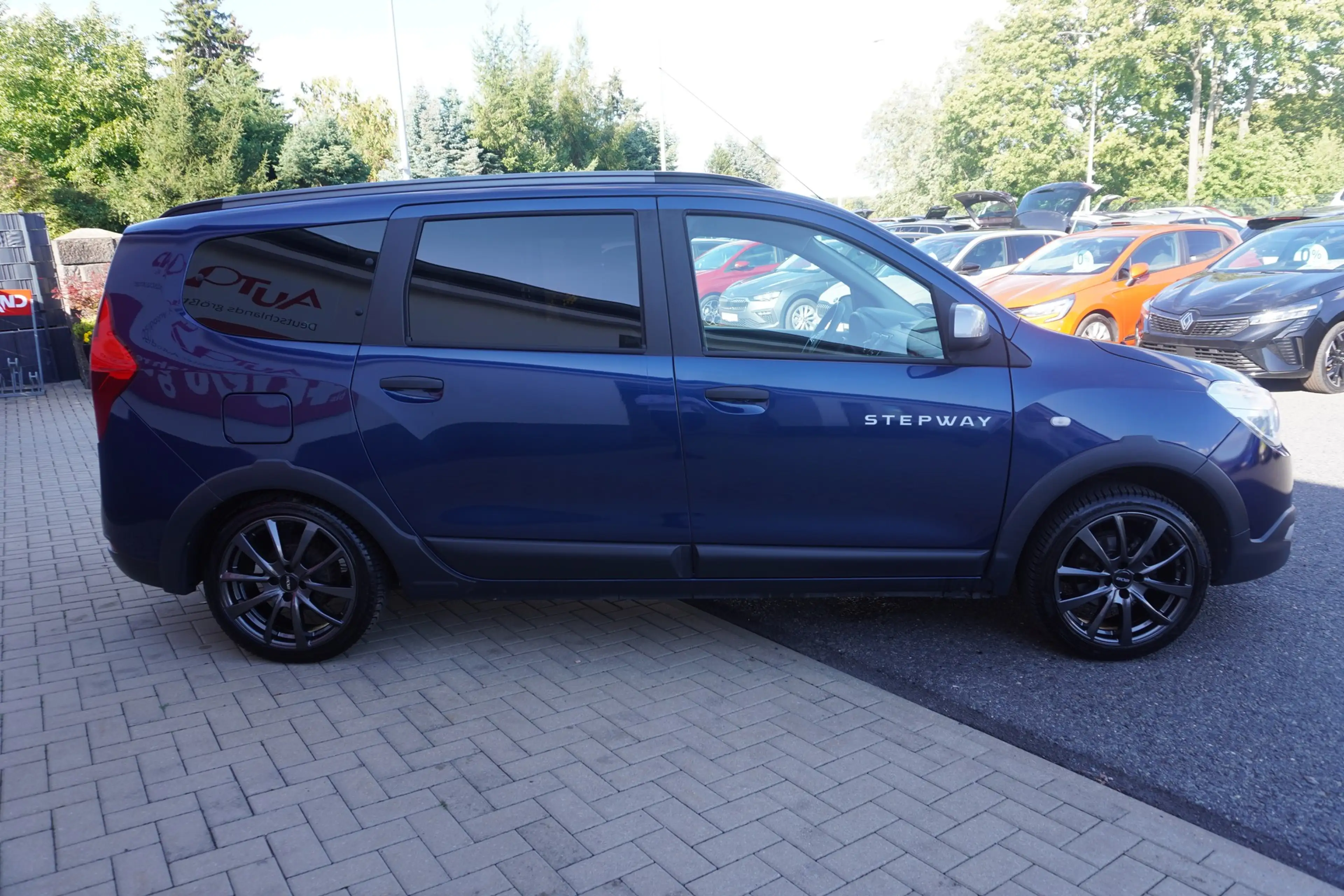 Dacia Lodgy 1.6 SCe Stepway Klima Navi Kamera 7-Sitzer — photo 7