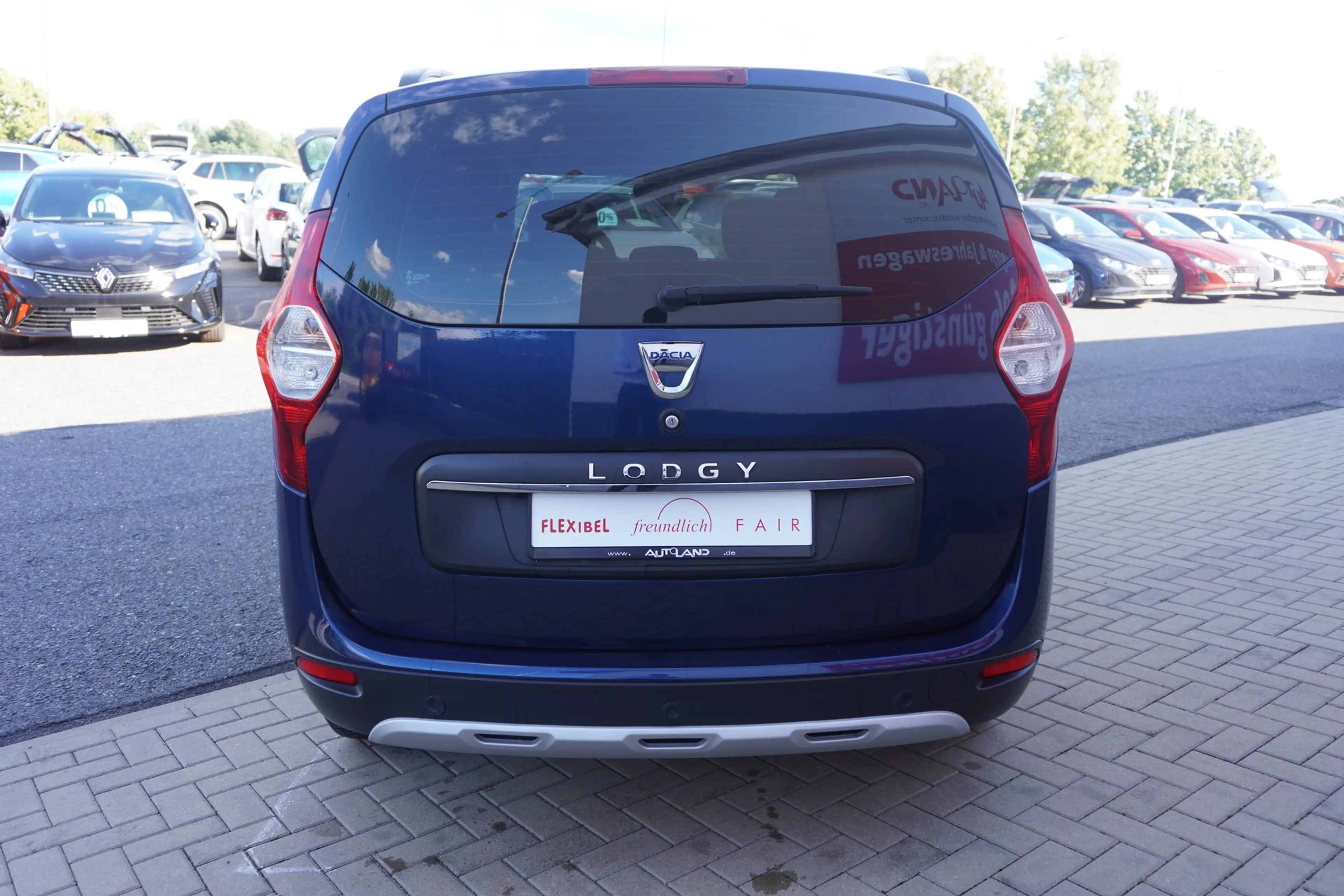 Dacia Lodgy 1.6 SCe Stepway Klima Navi Kamera 7-Sitzer — photo 5