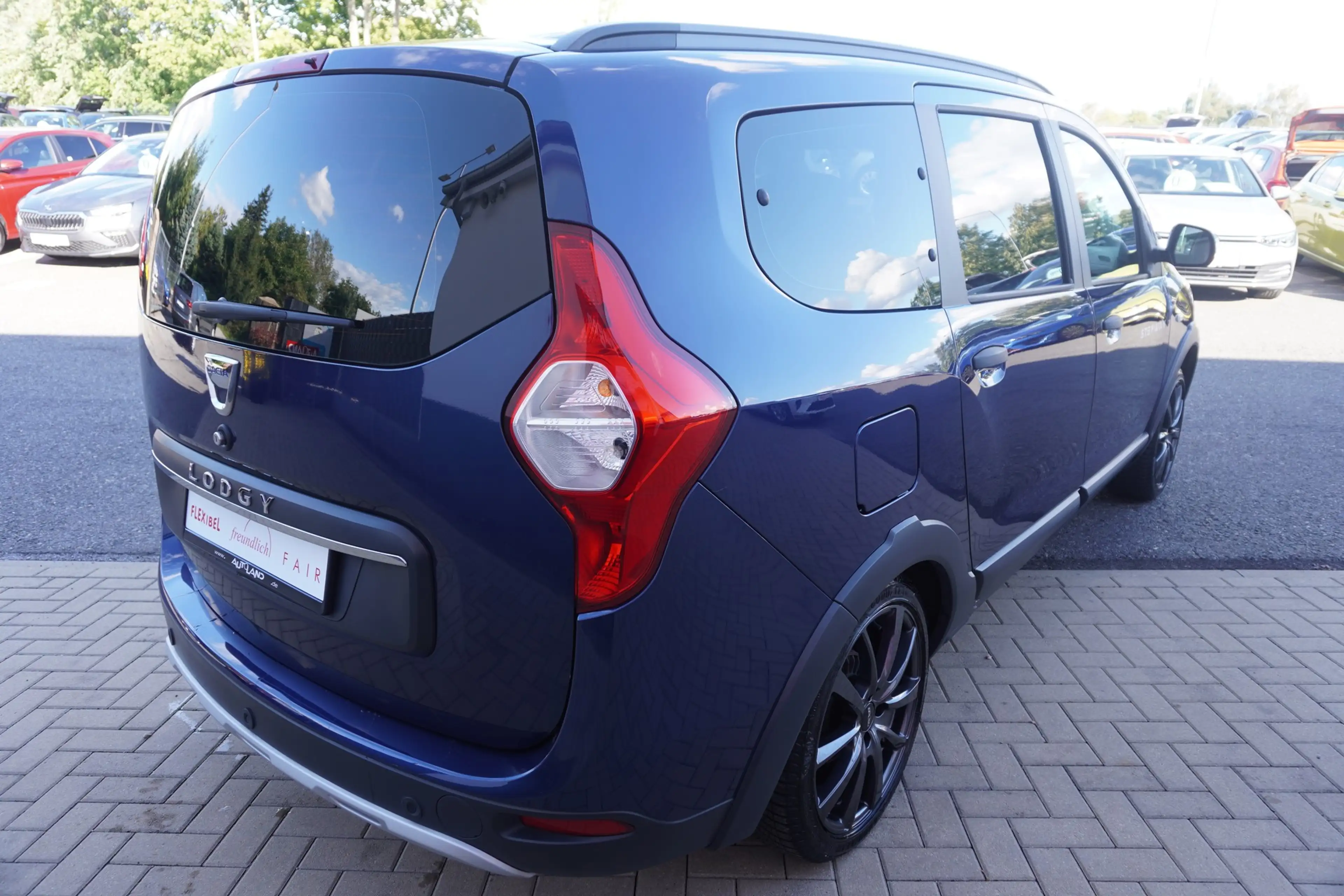 Dacia Lodgy 1.6 SCe Stepway Klima Navi Kamera 7-Sitzer — photo 6