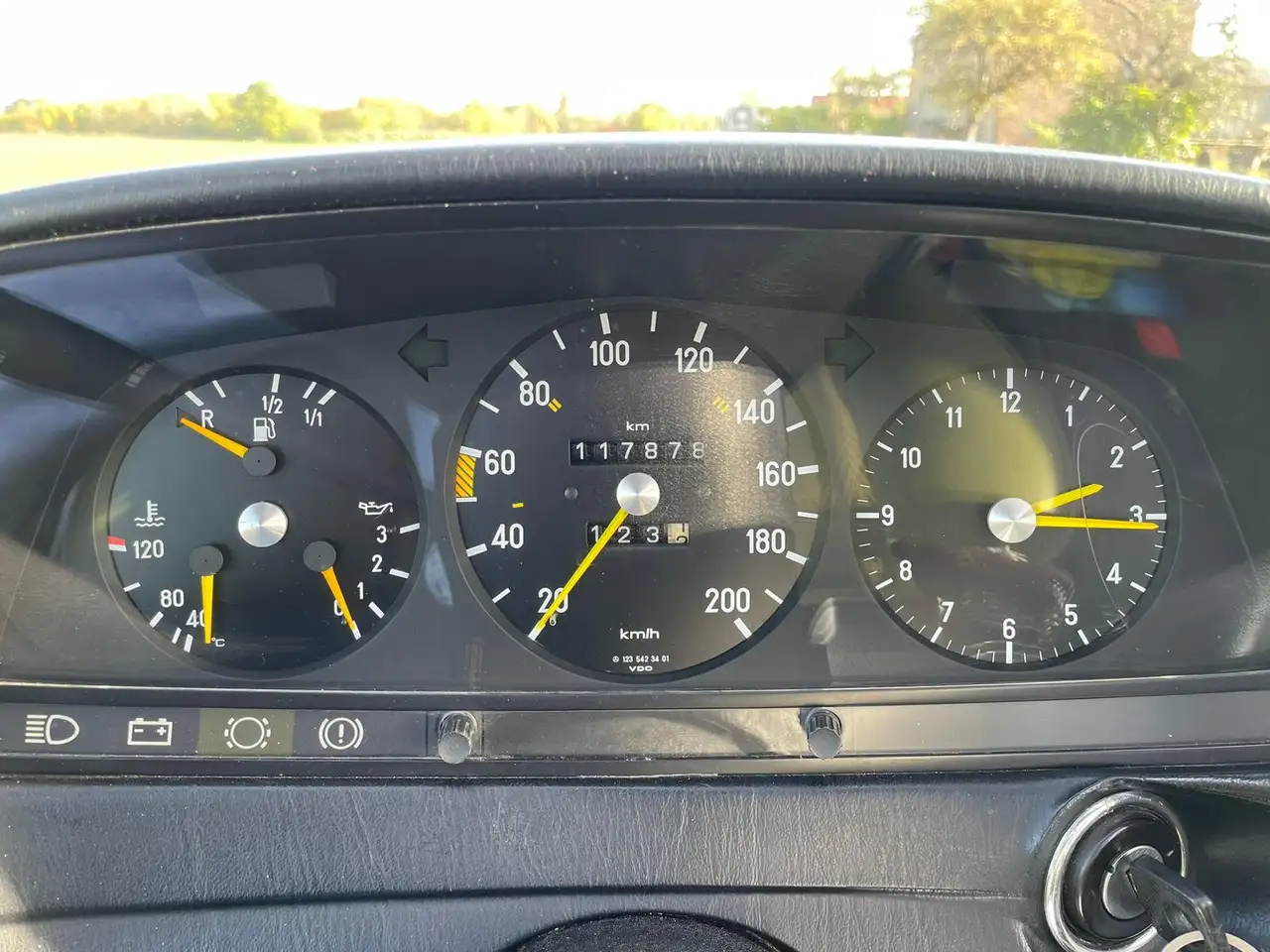 Mercedes-Benz 230, foto 11