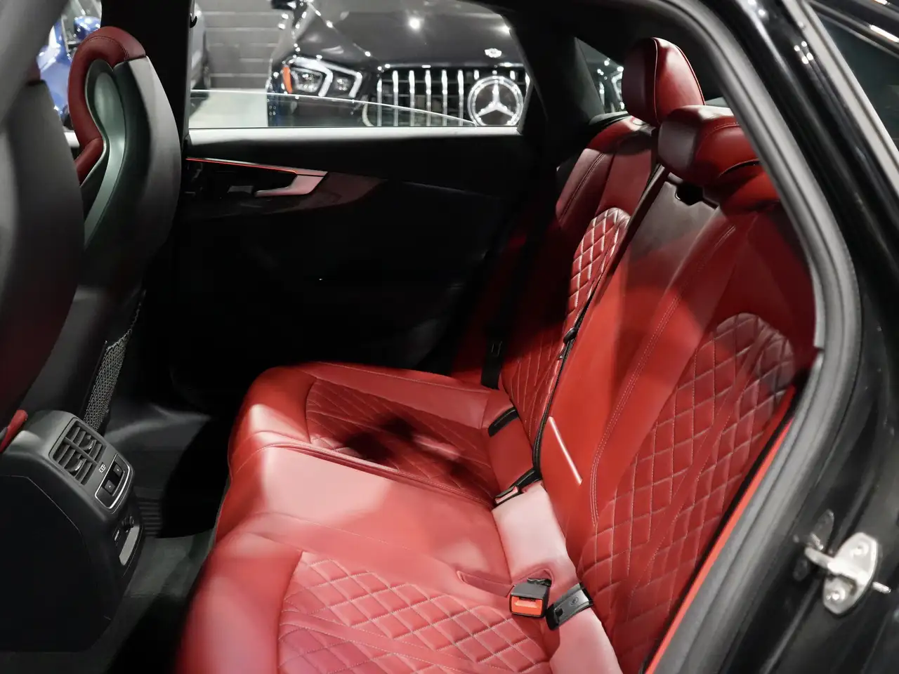 Audi S4 снимка Audi S4