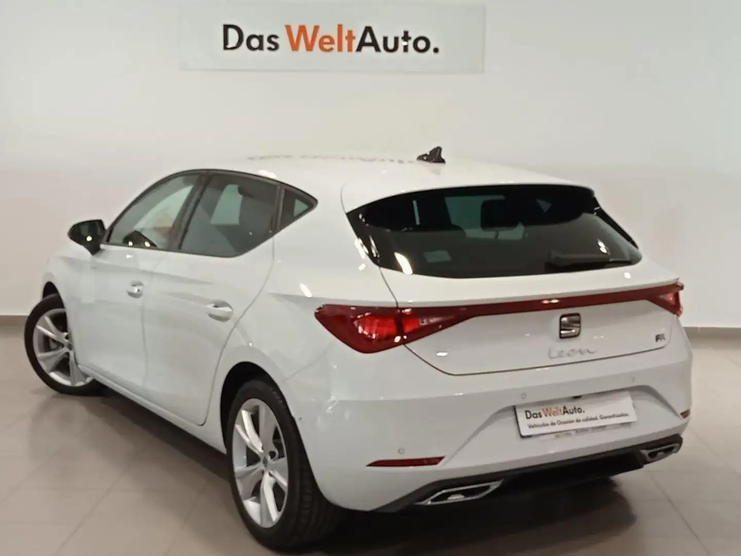 SEAT Leon 1.5 TSI S&S FR 25º Aniversario 115 Wit - 2
