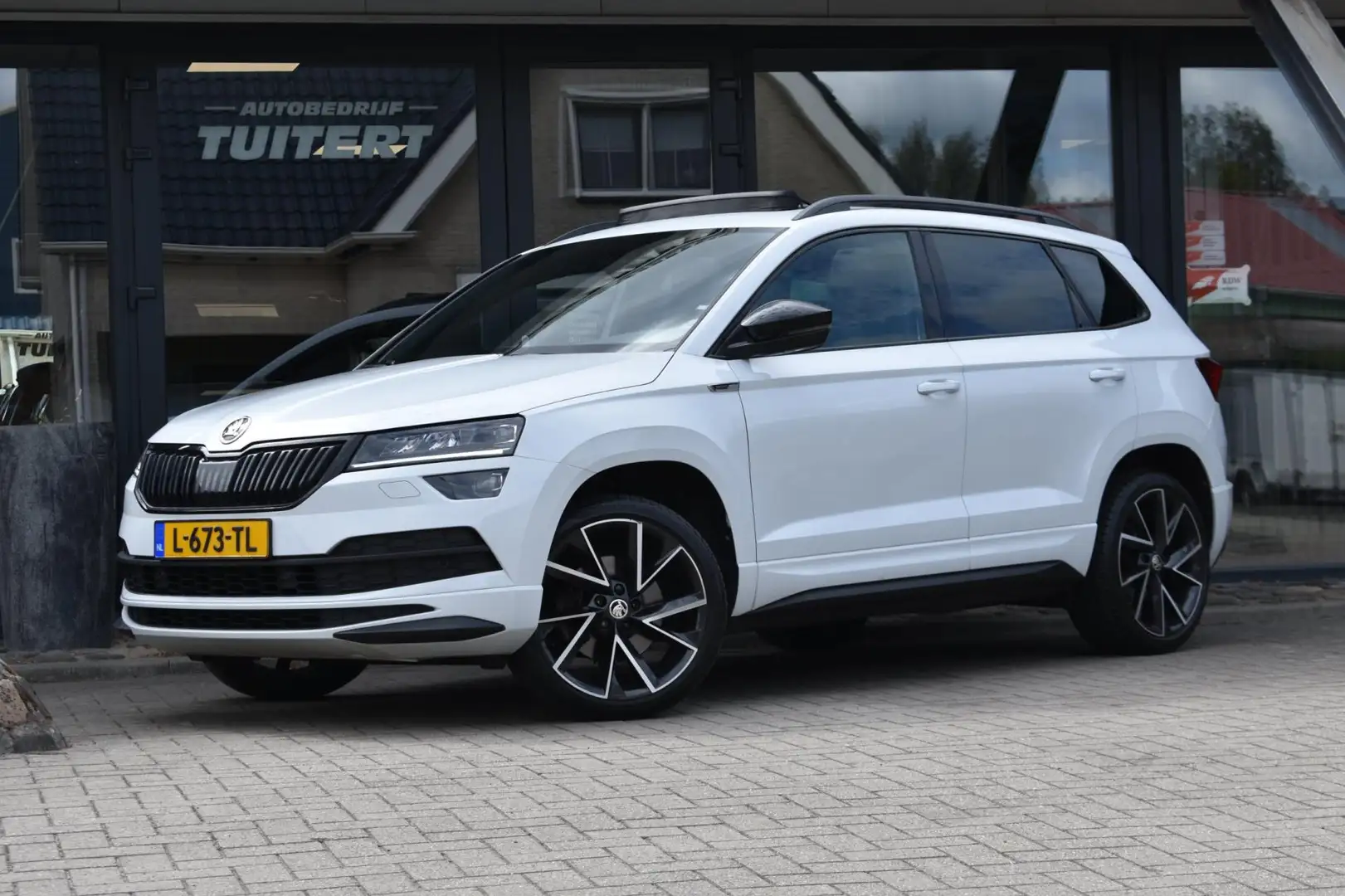 Skoda Karoq 1.5 TSI ACT Sportline | PANORAMADAK | CANTON | DEA Blanc - 1