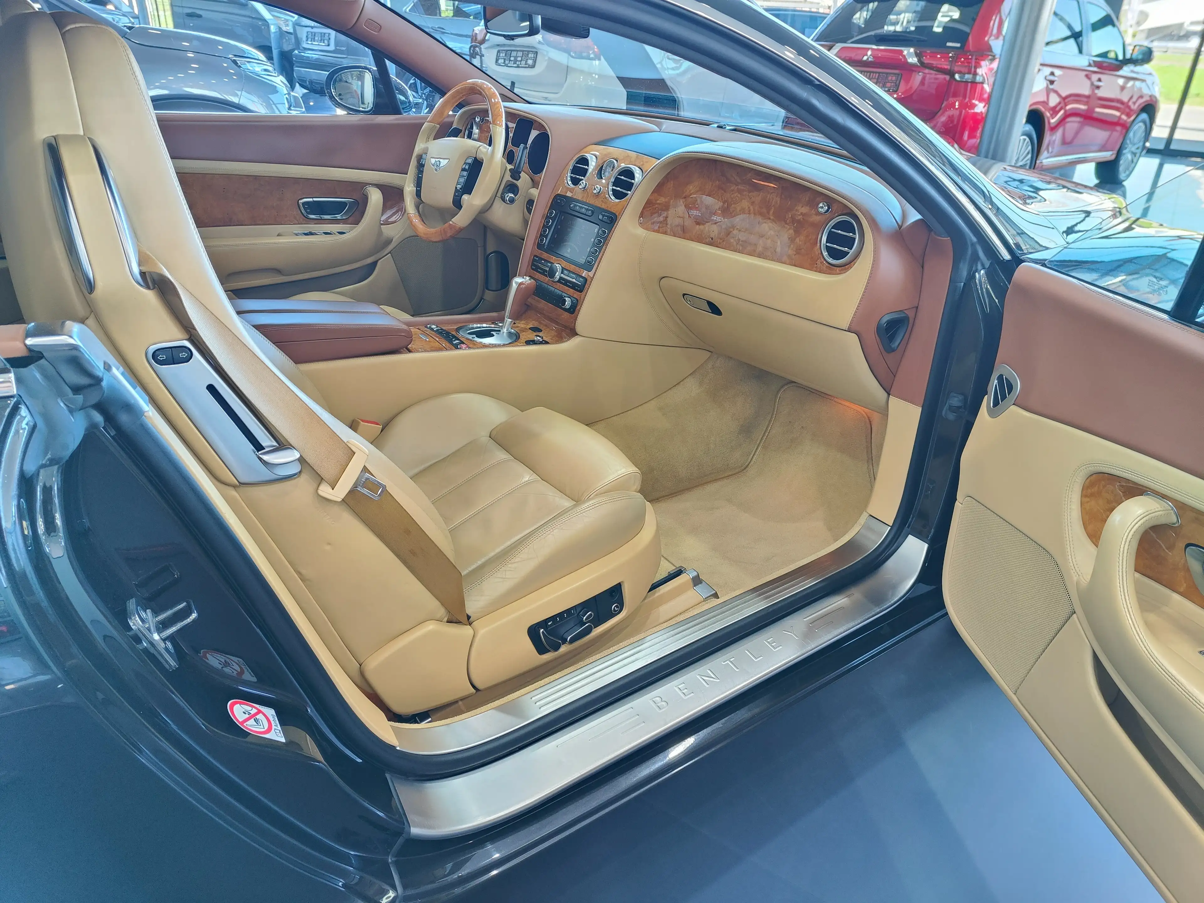 Bentley Continental 6.0 BiTurbo W12 — photo 9