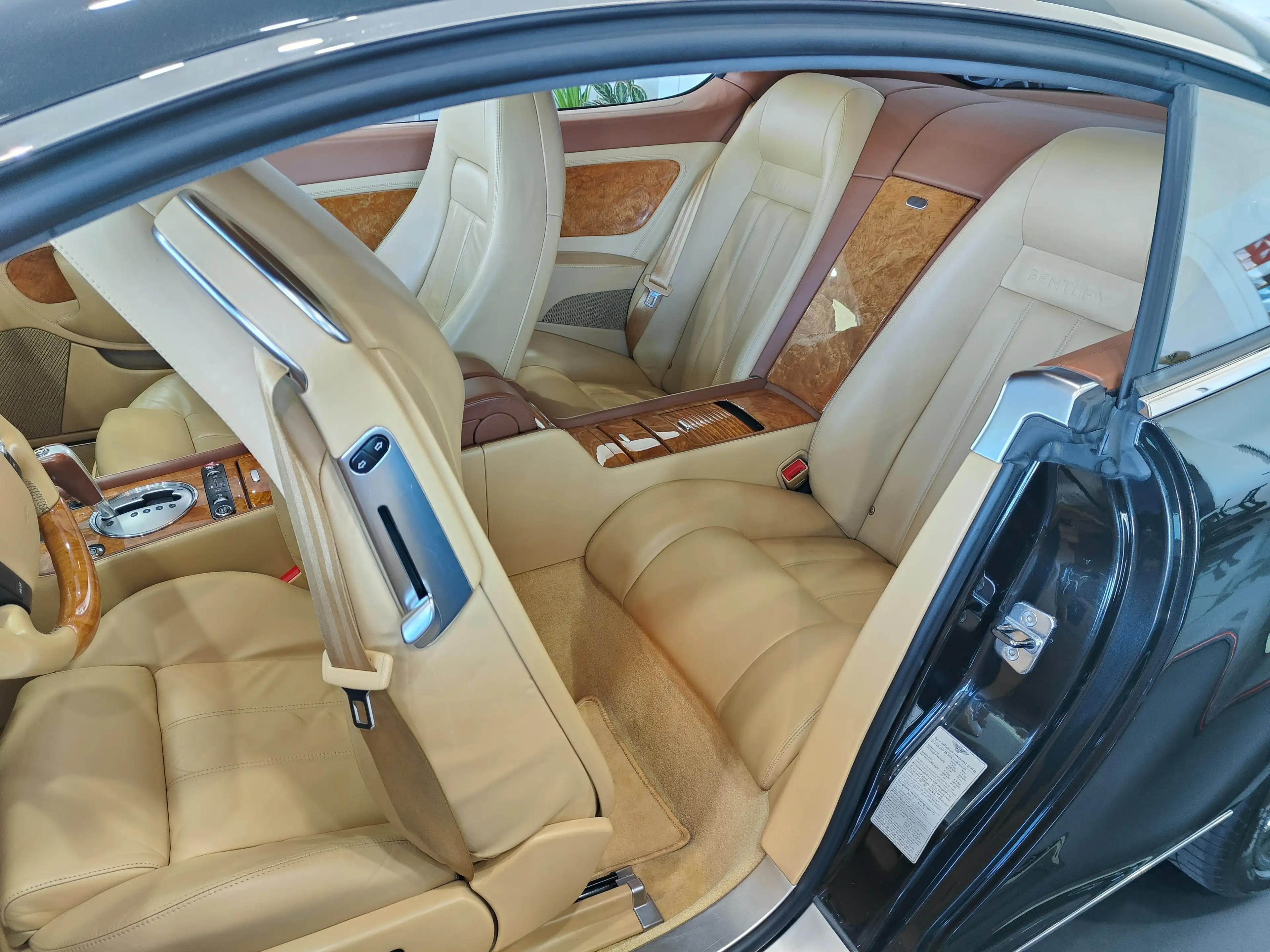 Bentley Continental 6.0 BiTurbo W12 — photo 11