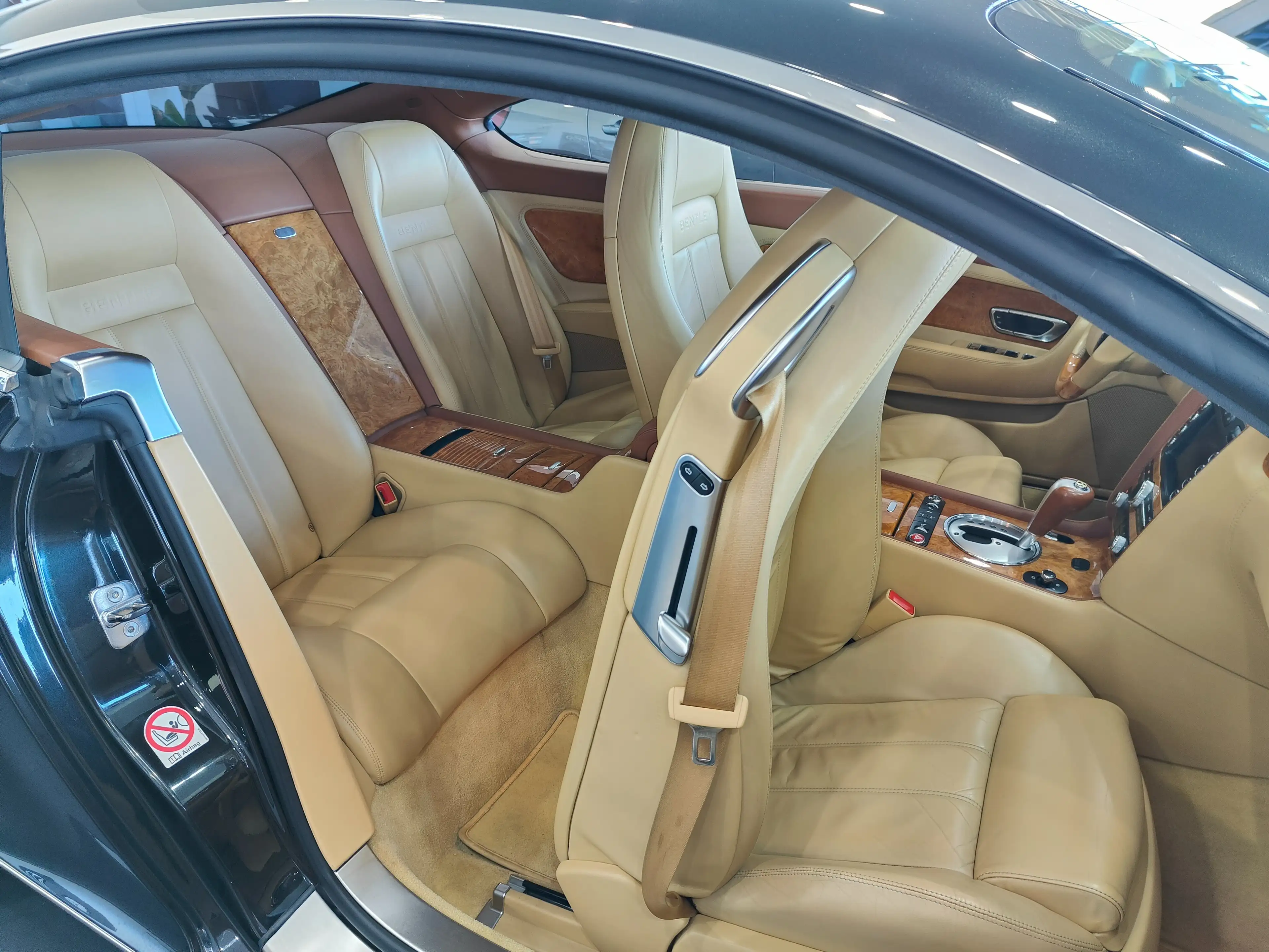 Bentley Continental 6.0 BiTurbo W12 — photo 10