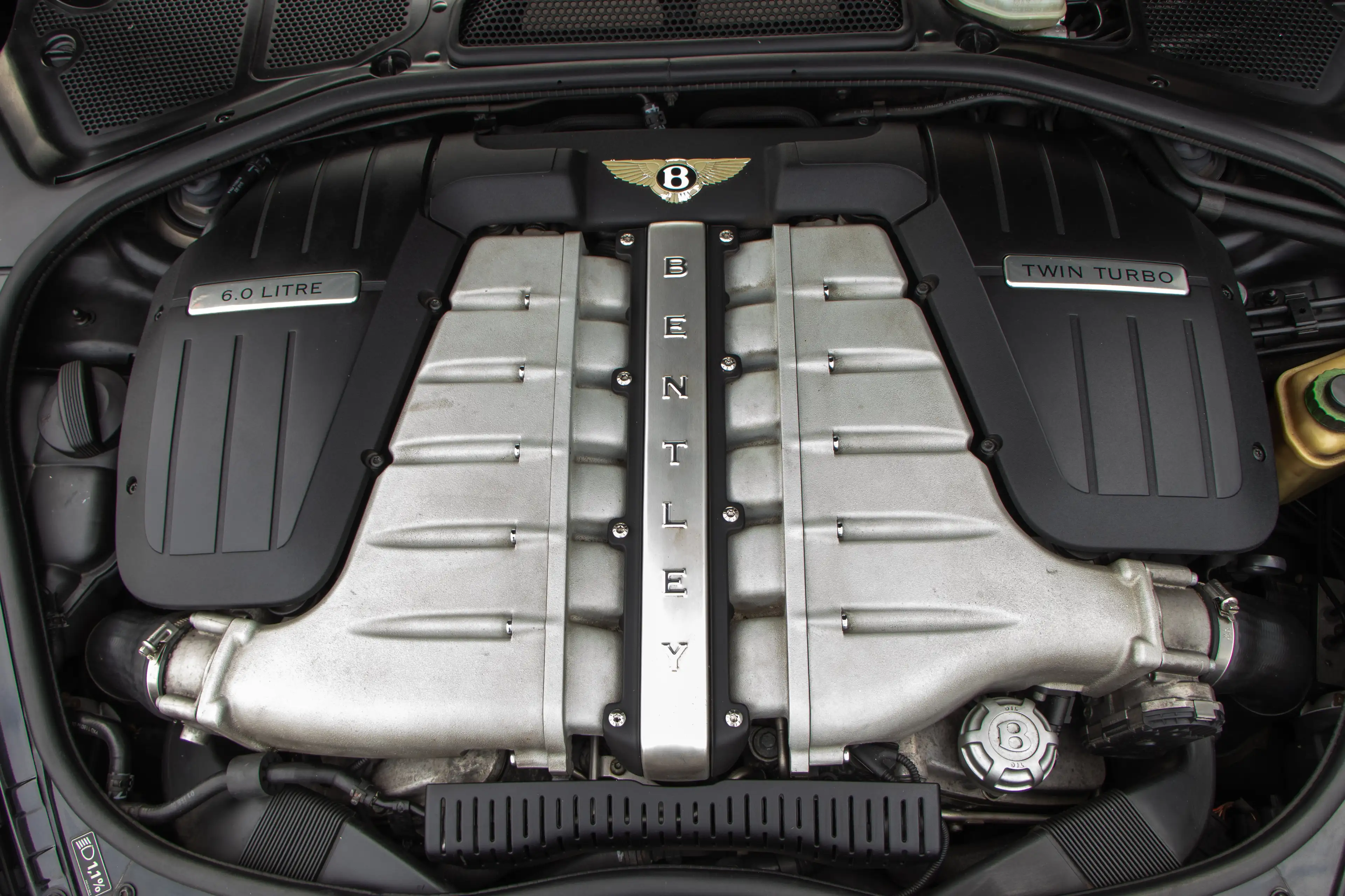 Bentley Continental 6.0 BiTurbo W12 — photo 7