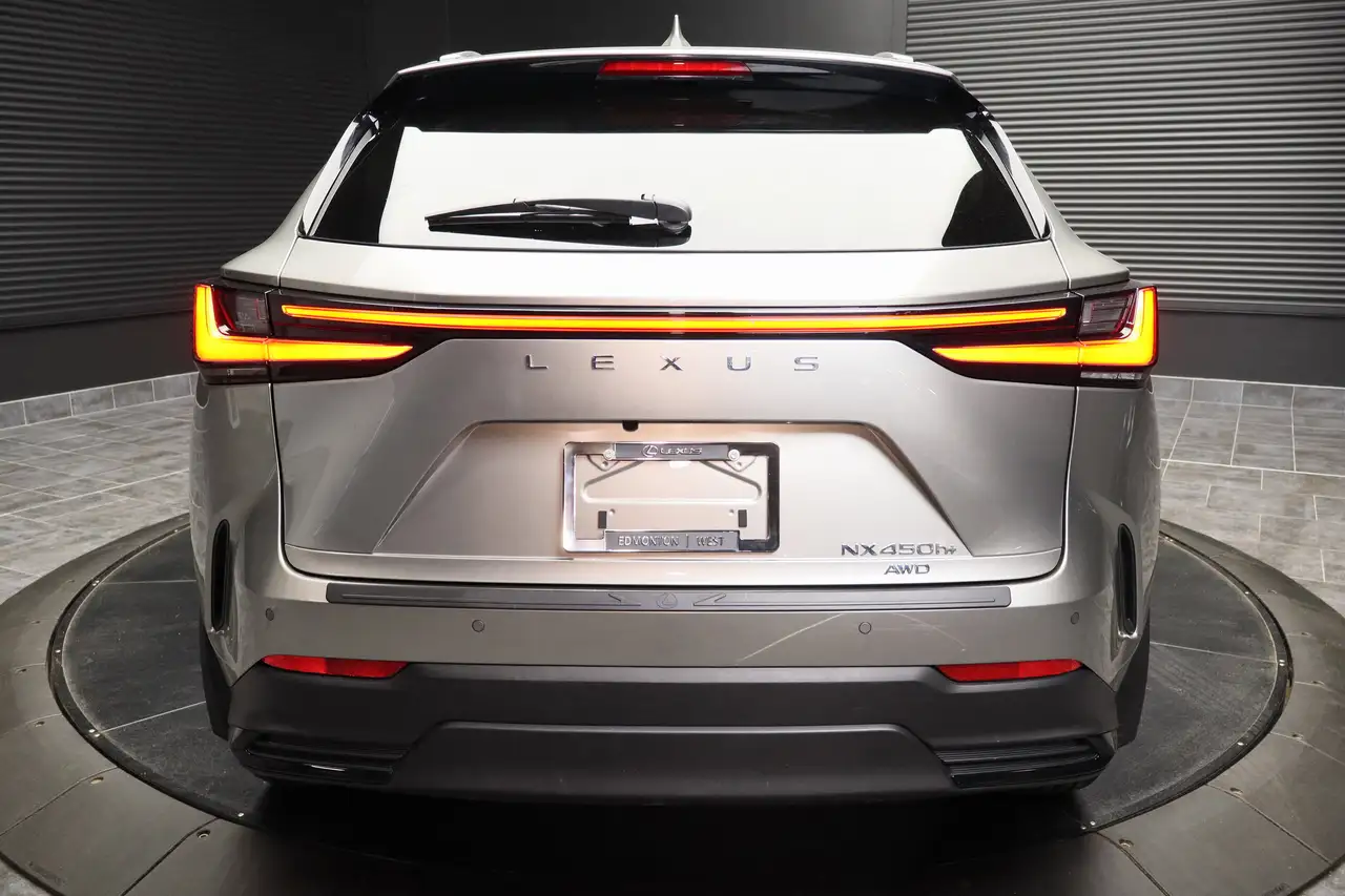 Lexus NX снимка Lexus NX