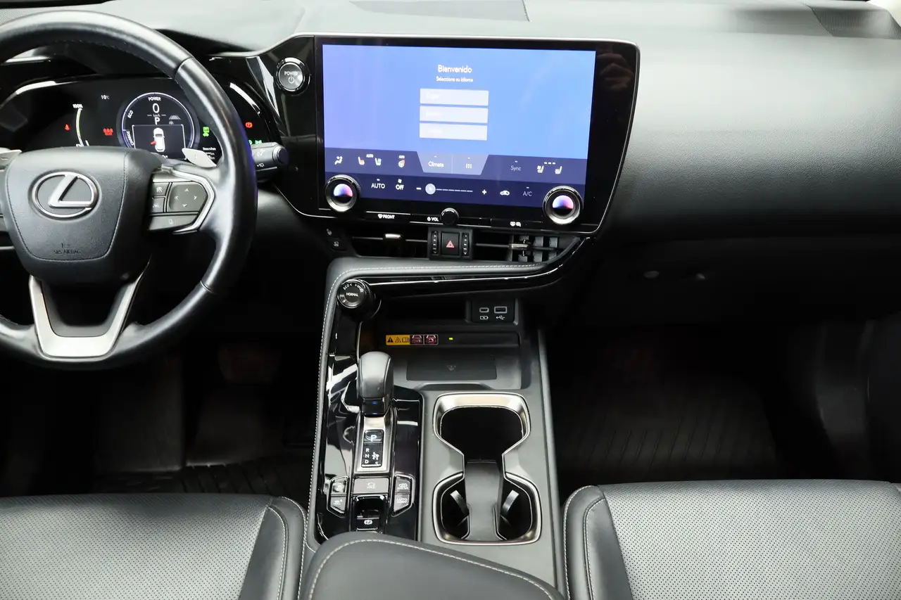 Lexus NX снимка Lexus NX