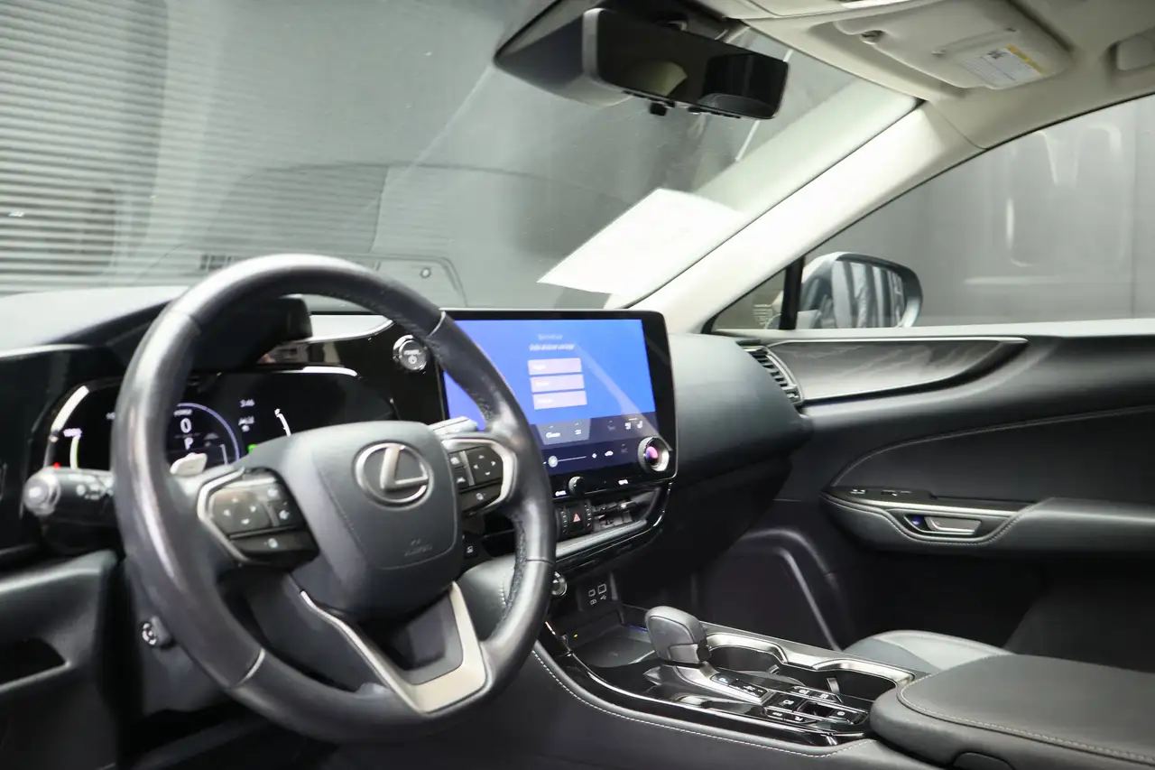Lexus NX снимка Lexus NX