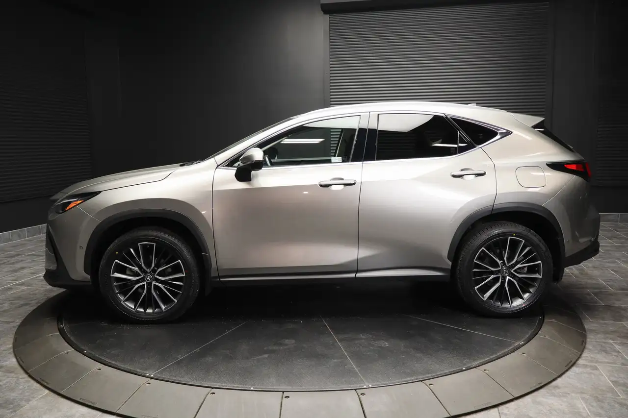 Lexus NX снимка Lexus NX