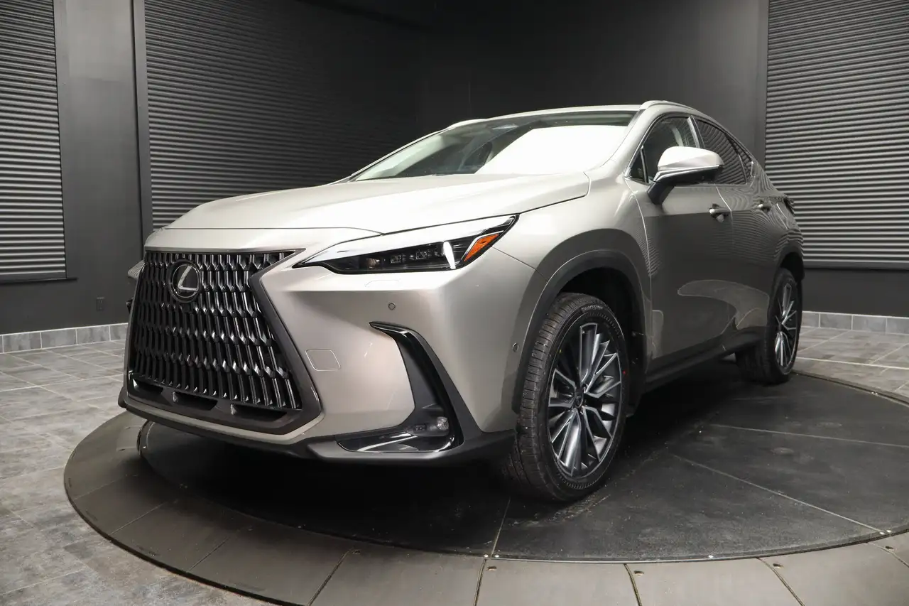 Lexus NX снимка Lexus NX