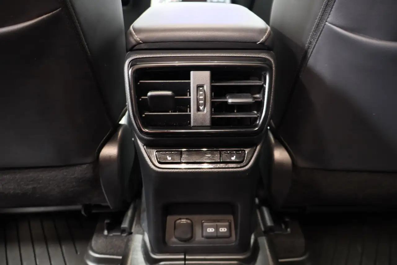 Lexus NX снимка Lexus NX
