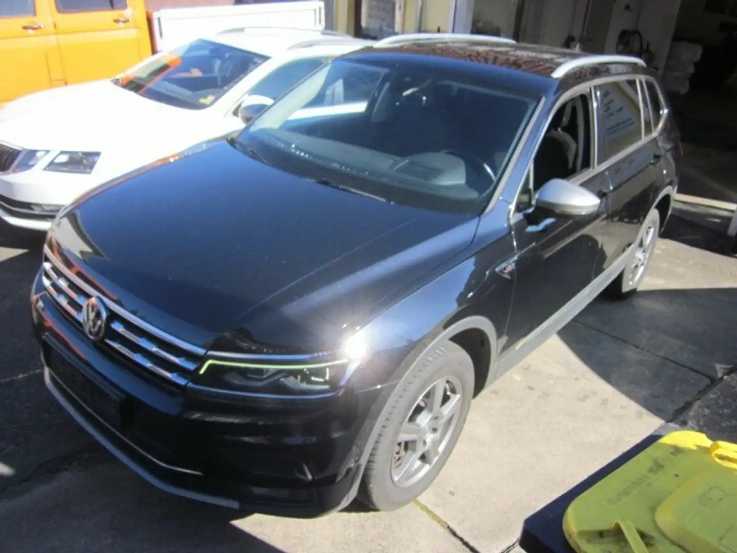 Volkswagen Tiguan Allspace Highline 4Motion, DSG 7,Standh.Navi Kamera,Ergo Si Zwart - 1