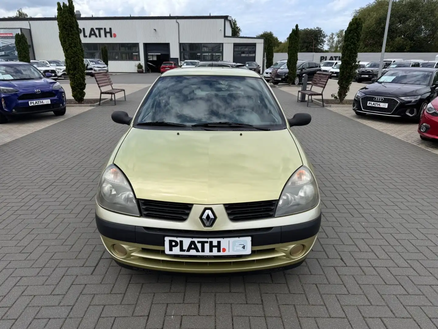 Renault Clio II Campus Grün - 2