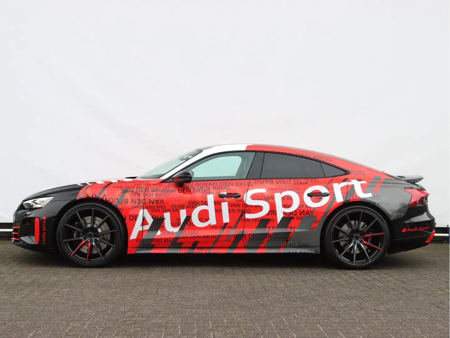 Audi e-tron GT 476pk | 95Kwh | Vierwielbesturing | Luchtvering | Zwart - 2