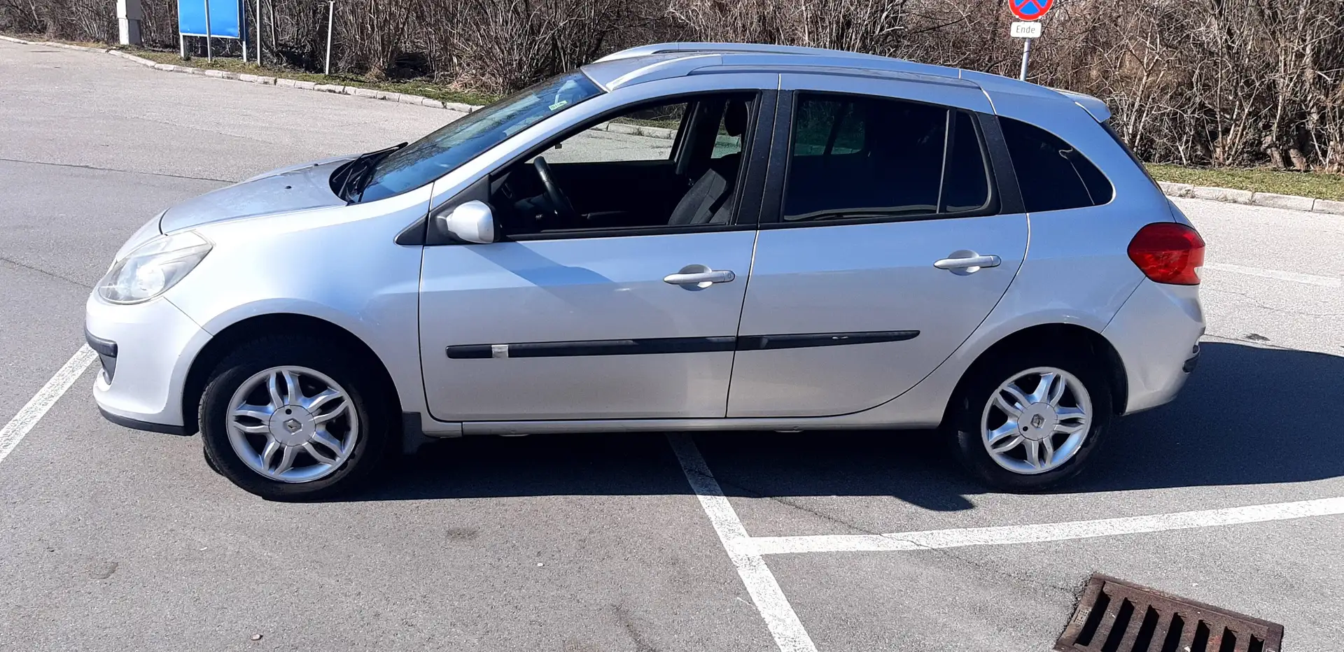 Renault Clio Clio **NEUES PICKERL bis 10.2027** Silber - 2