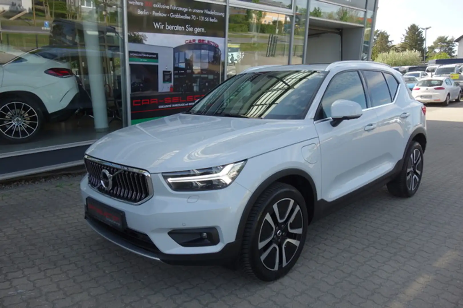 Volvo XC40 XC 40 Inscription Plug-In Hybrid PANO/HARMANN/19" Серый - 1