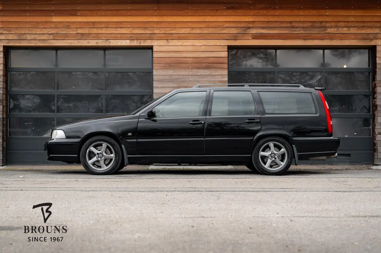 Volvo V70 2.3 R AWD 241pk, foto 2