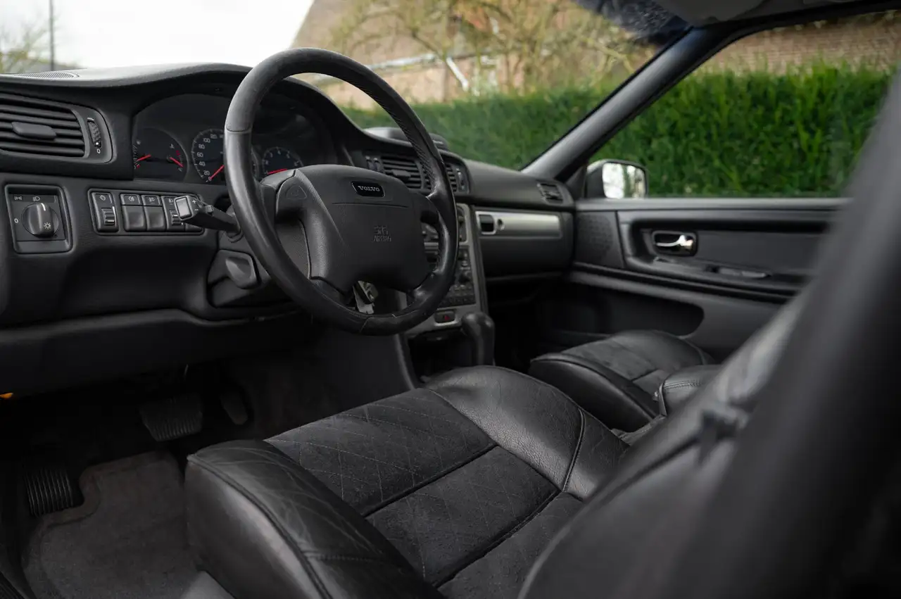 Volvo V70 2.3 R AWD 241pk, foto 4