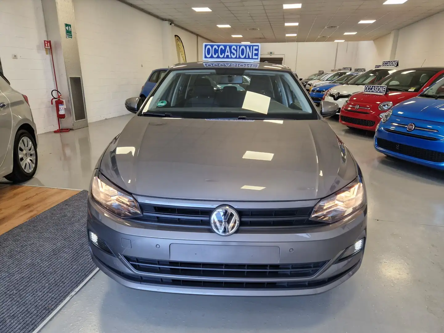 Volkswagen Polo 1.0 TGI 5p. Trendline BlueMotion Technology Gris - 2