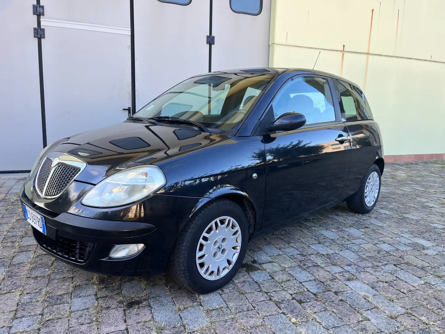 Lancia Ypsilon Ypsilon 1.2 8v Oro Schwarz - 1