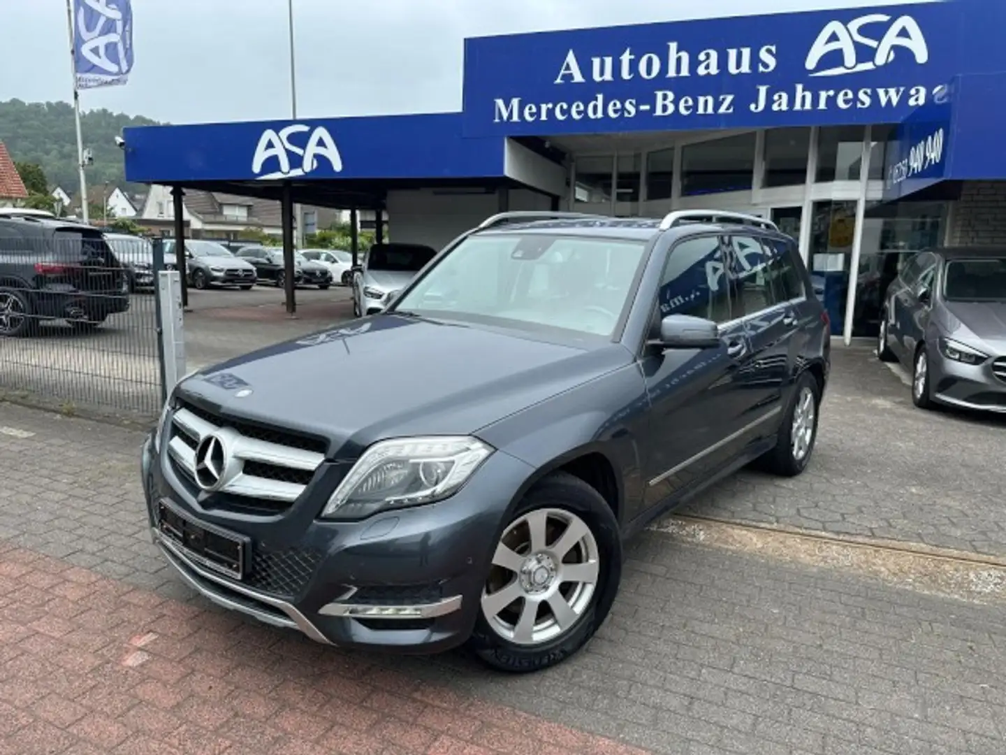 Mercedes-Benz GLK 220 d 4M Modelljahr2014 COMAND+ILS+360Grad-Kameras- Gris - 2