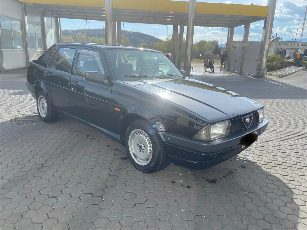 Alfa Romeo 75 2.0i ts, foto 2