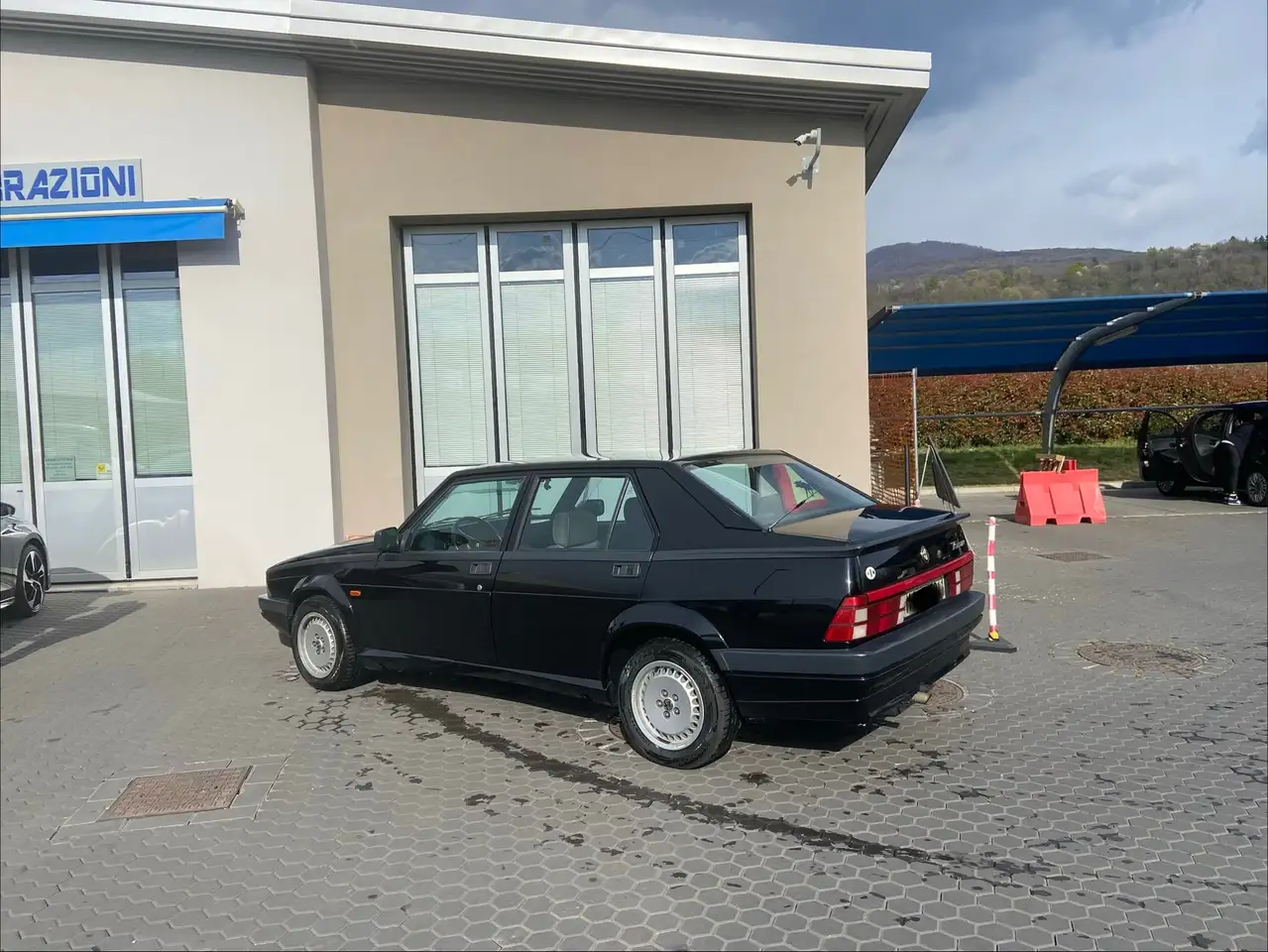 Alfa Romeo 75 2.0i ts, foto 3