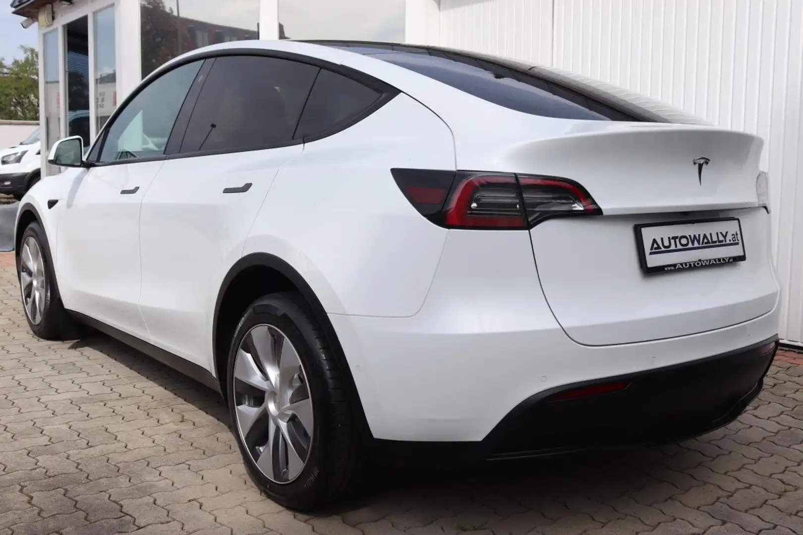 Tesla Model Y Long Range Dual AWD 79kWh Weiß - 2