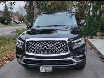 LUXE 8-Passenger