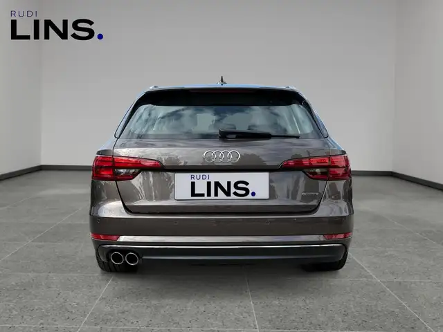 Audi A4 view 8
