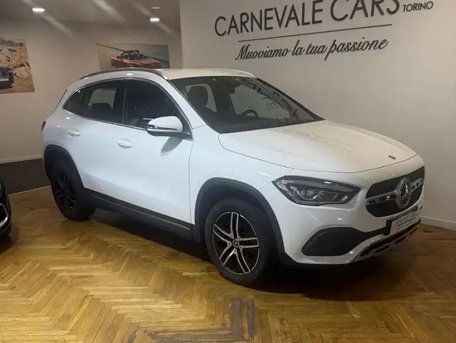 Mercedes-Benz GLA 180 GLA 180d Executive automatica