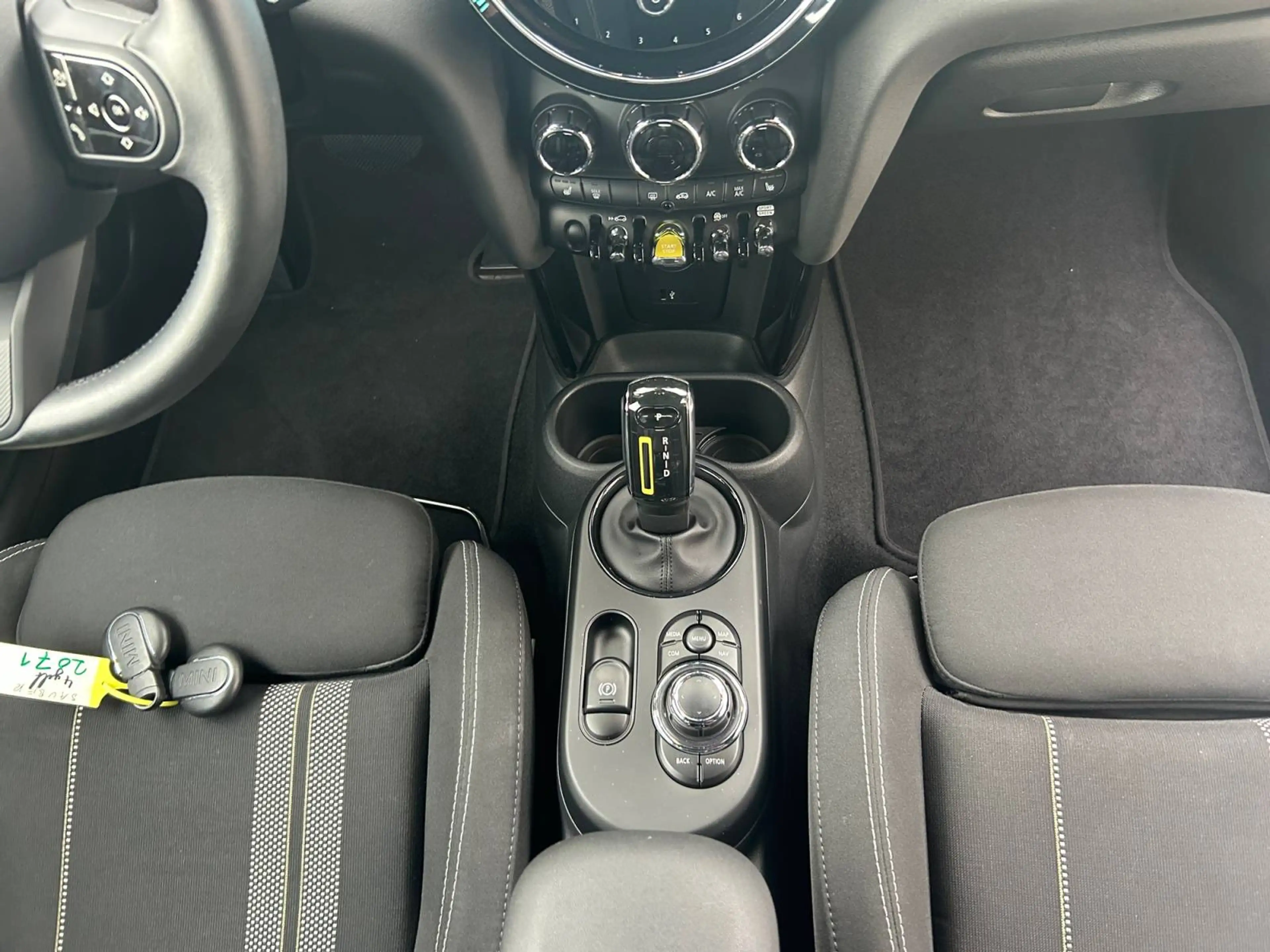 MINI Cooper SE Cooper SE Electric Collection — photo 12