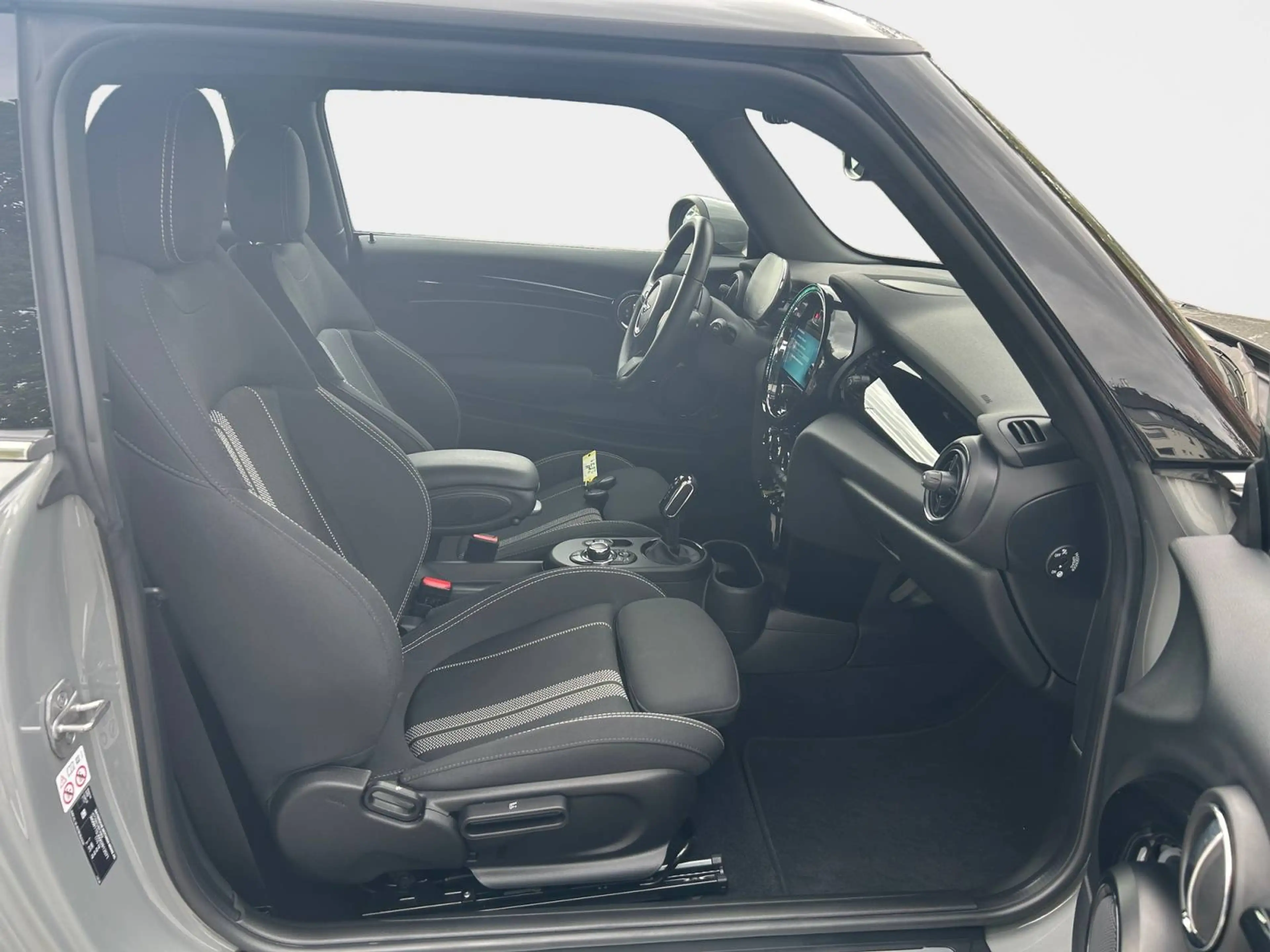 MINI Cooper SE Cooper SE Electric Collection — photo 15