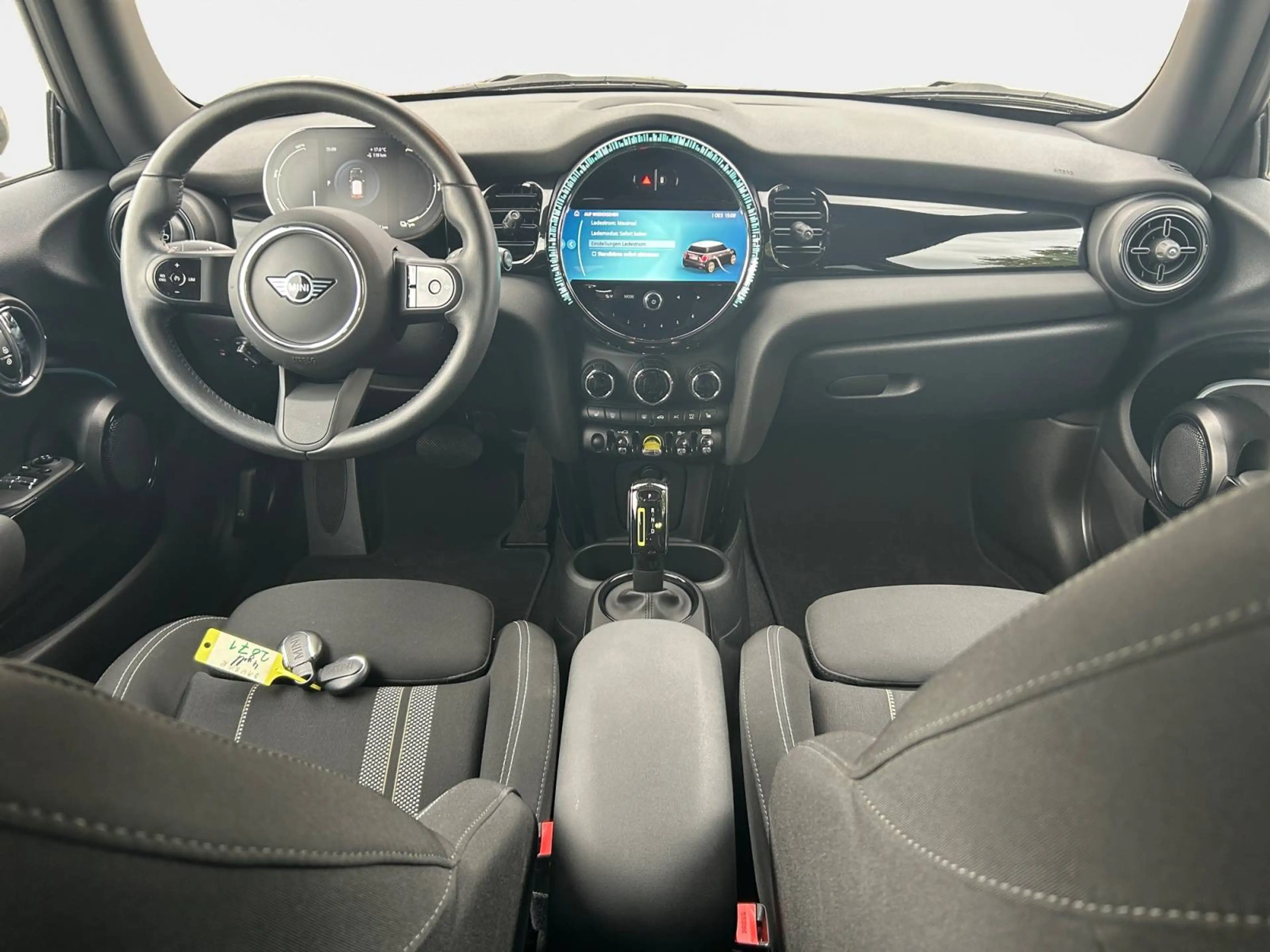 MINI Cooper SE Cooper SE Electric Collection — photo 11