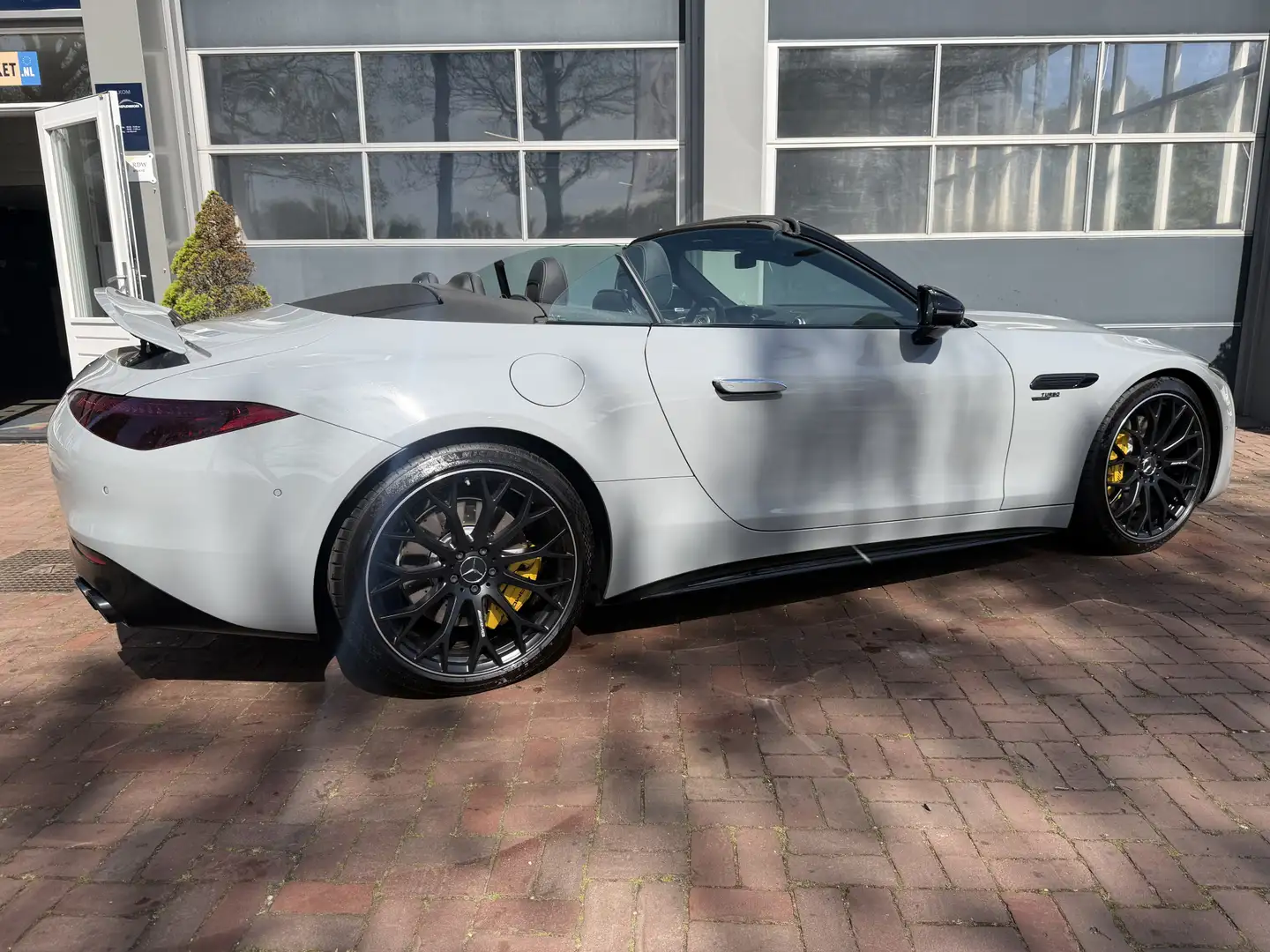 Mercedes-Benz SL 43 AMG | 11.595 km | Premium Plus | AMG Dynamic+ | Burmes Grau - 2