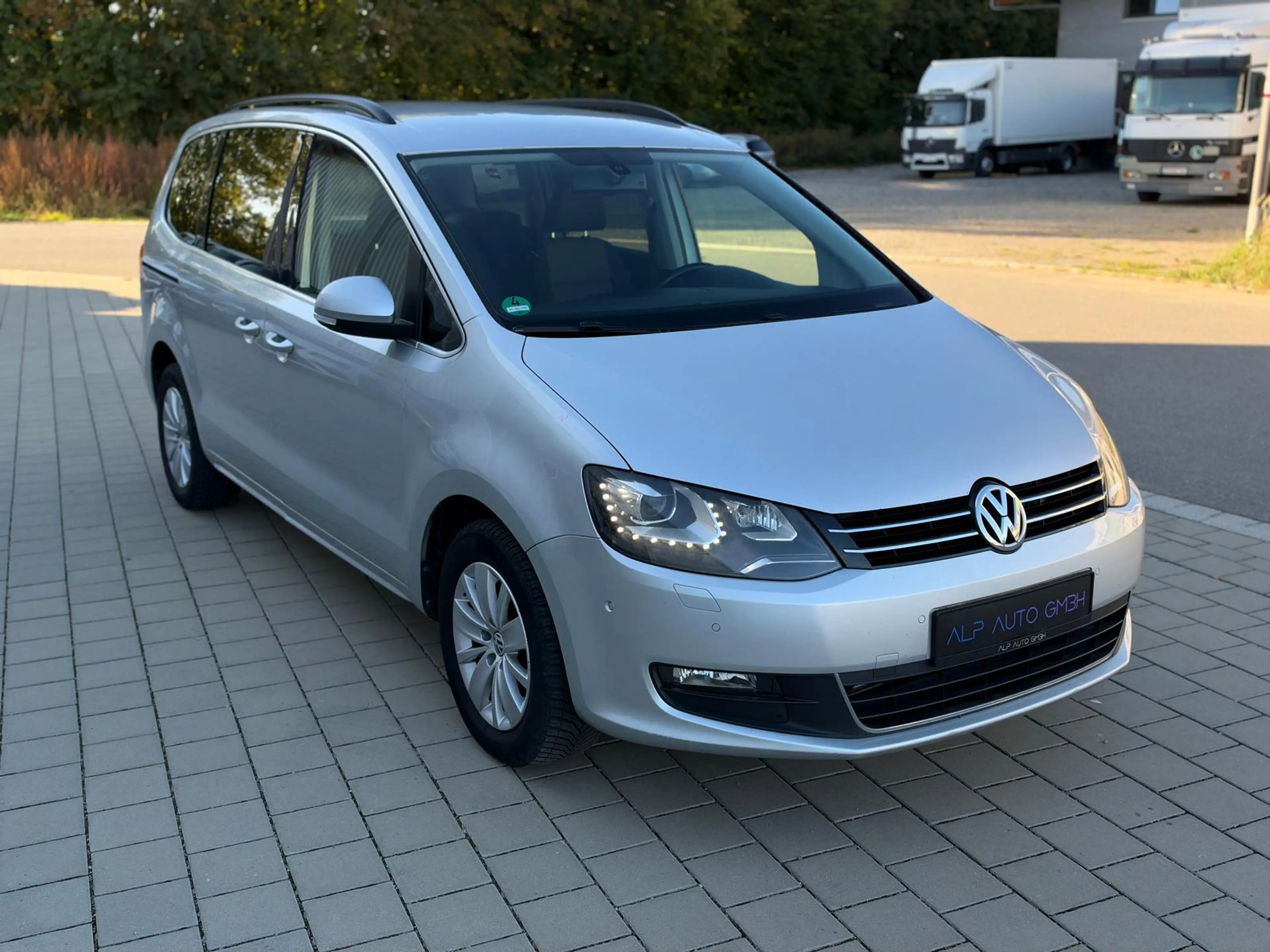 Volkswagen Sharan Comfortline BMT 2.0 TDI DPF DSG — photo 3