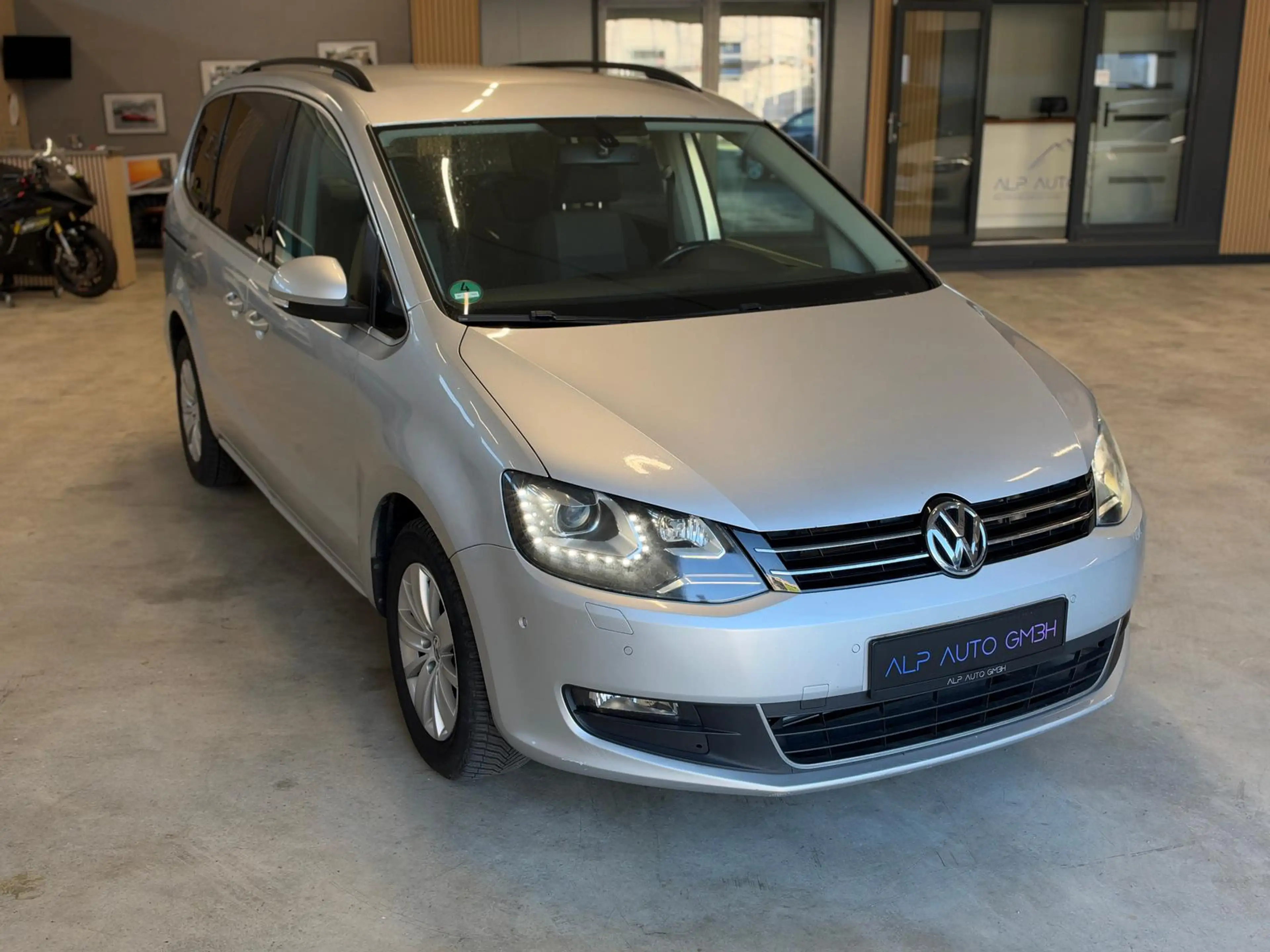 Volkswagen Sharan Comfortline BMT 2.0 TDI DPF DSG — photo 7